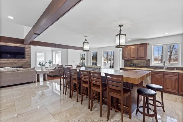 313 CRYSTAL BAY Dr, Amherstburg 5