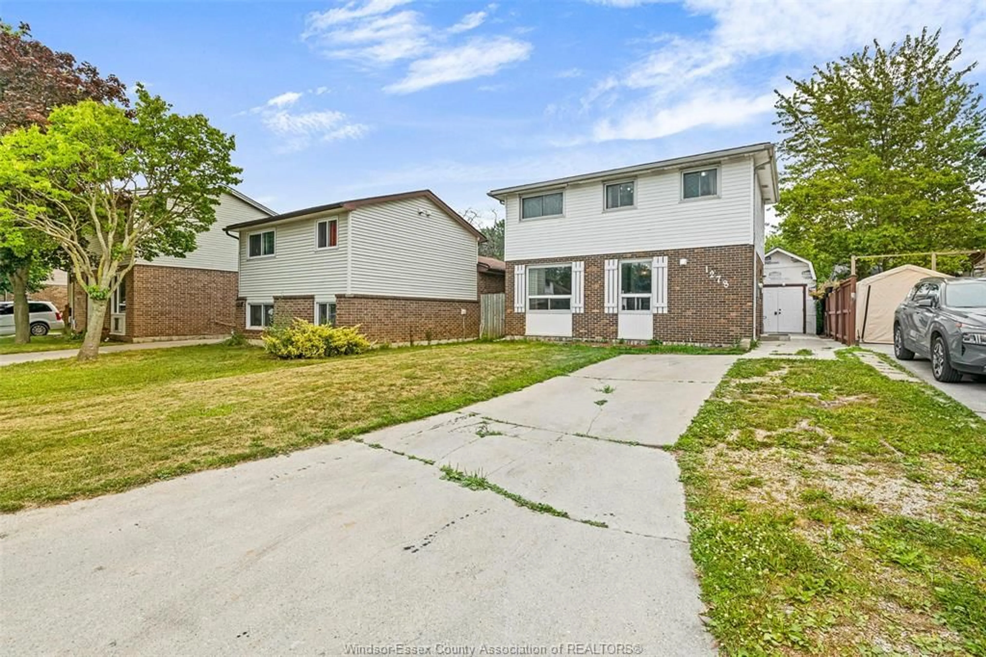 A pic from outside/outdoor area/front of a property/back of a property/a pic from drone, street for 1278 AIRE Pl, Windsor Ontario N8S 4E4