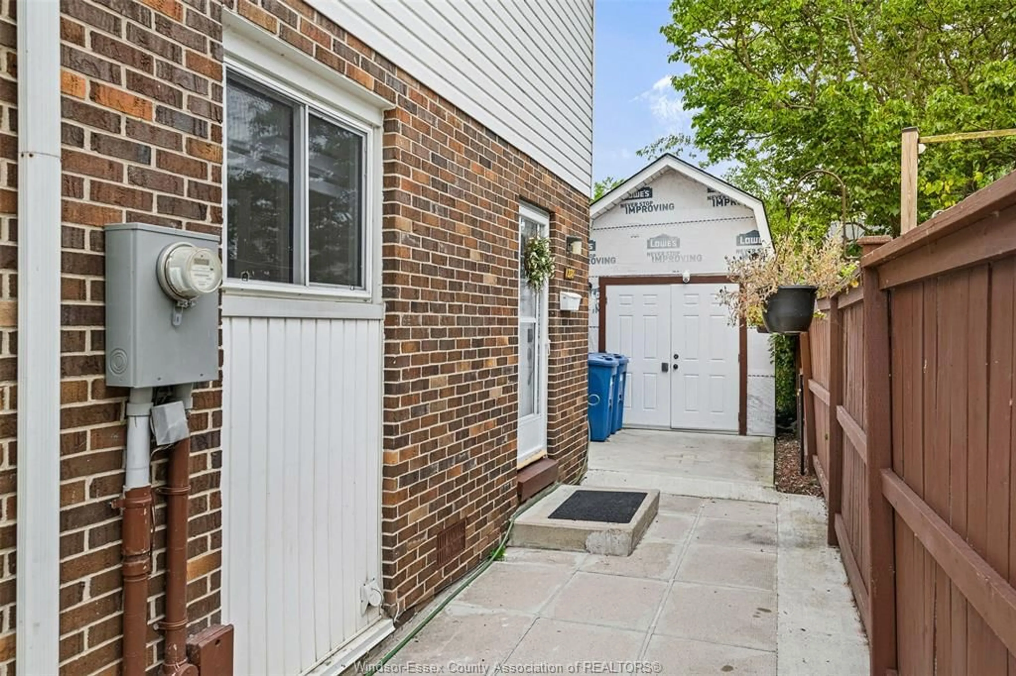 A pic from outside/outdoor area/front of a property/back of a property/a pic from drone, street for 1278 AIRE Pl, Windsor Ontario N8S 4E4