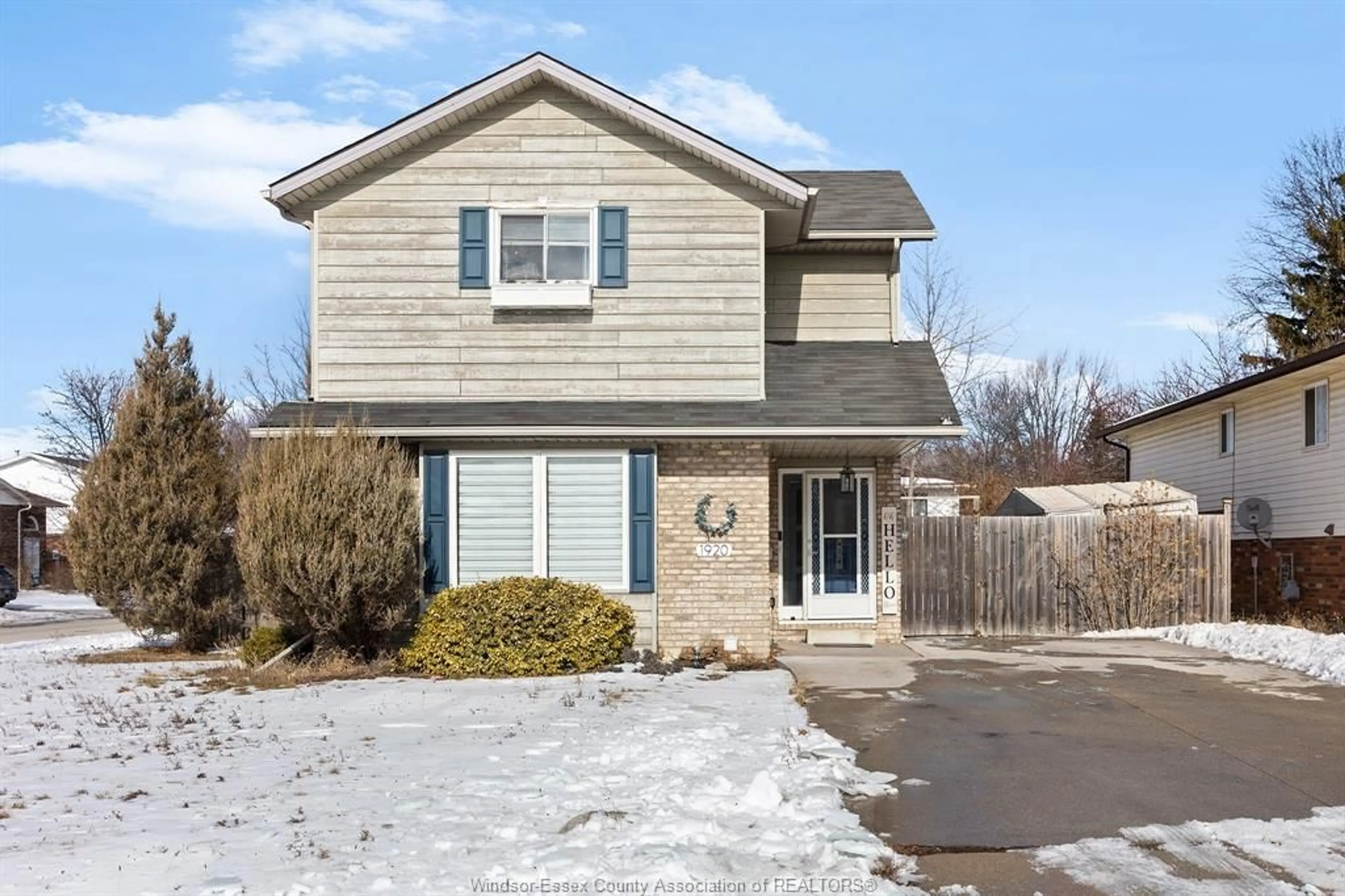 Home with vinyl exterior material, street for 1920 LAPPIN Ave, Windsor Ontario N9W 5G3