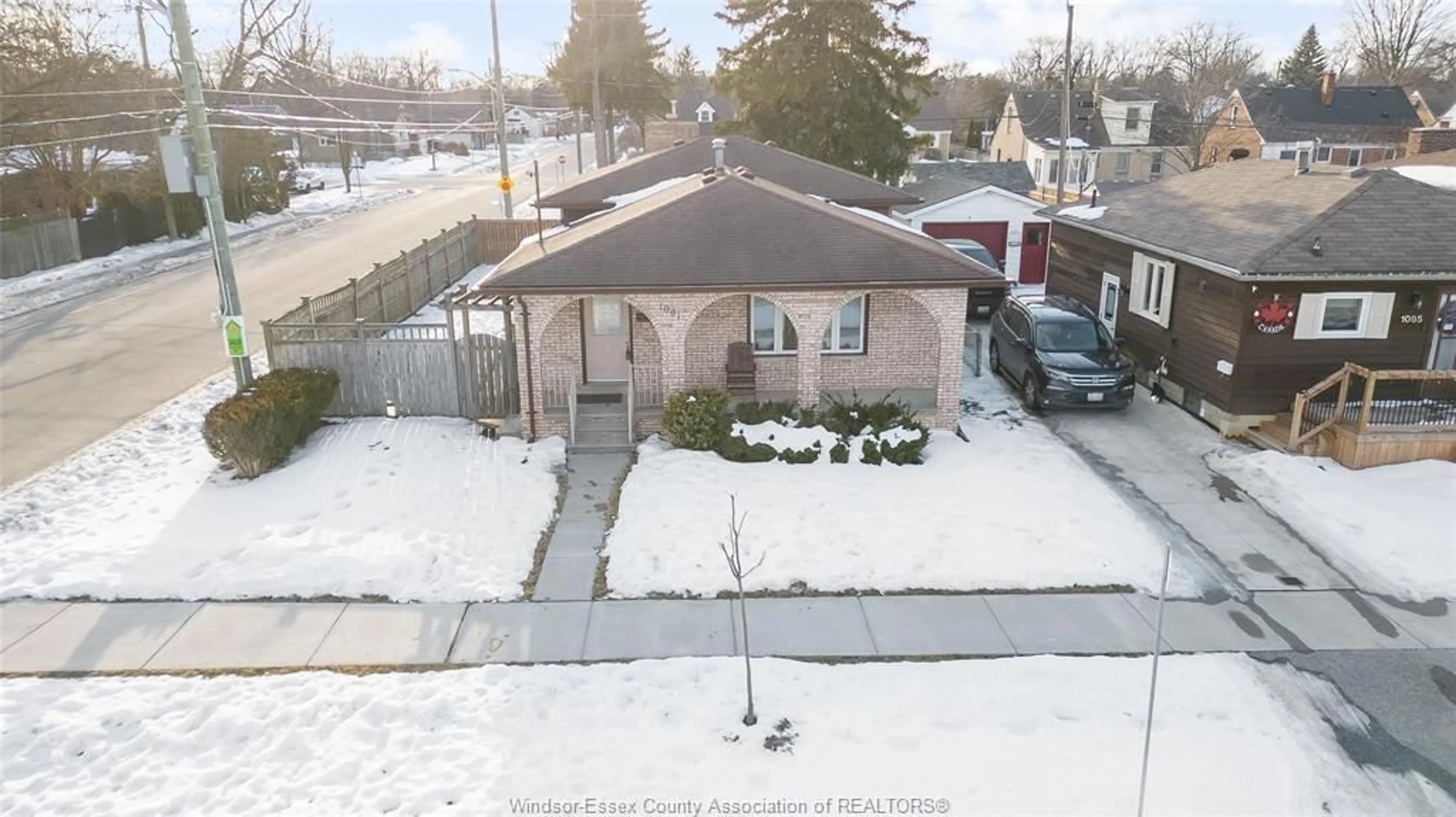 A pic from outside/outdoor area/front of a property/back of a property/a pic from drone, street for 1091 EASTLAWN Ave, Windsor Ontario N8S 3H8