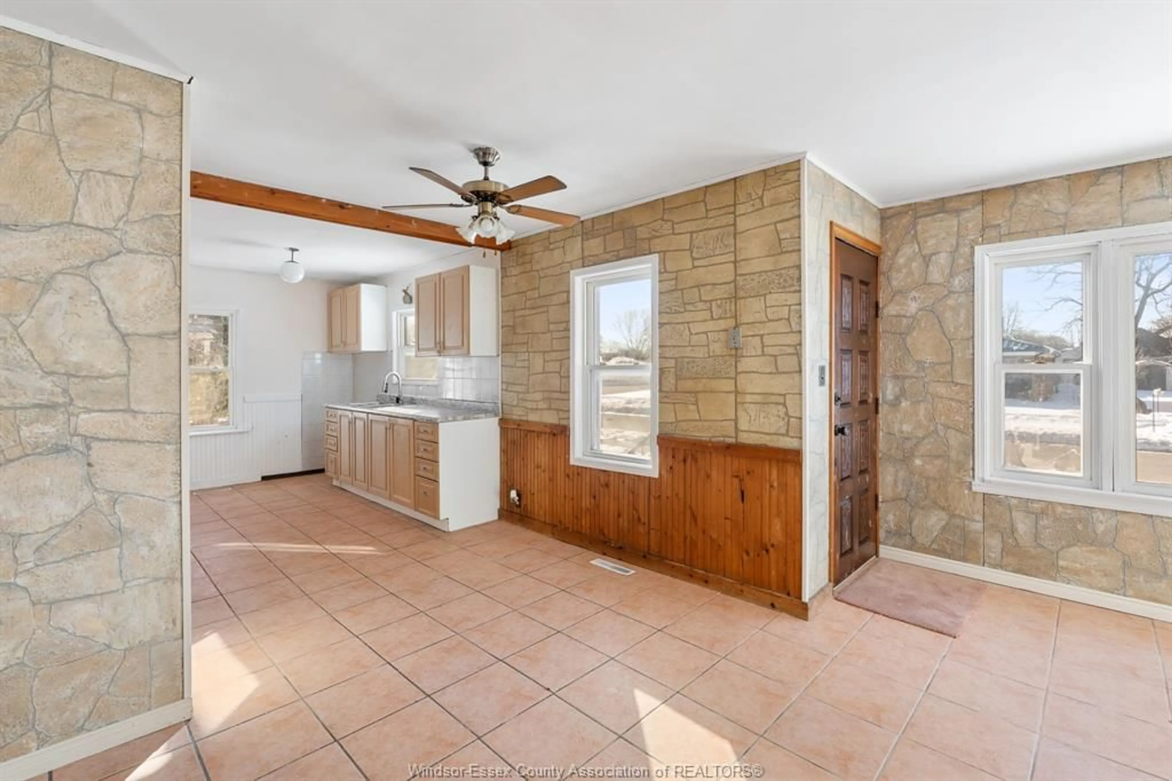 Open concept kitchen, ceramic/tile floor for 83 SETTERINGTON, Leamington Ontario N8H 1T5