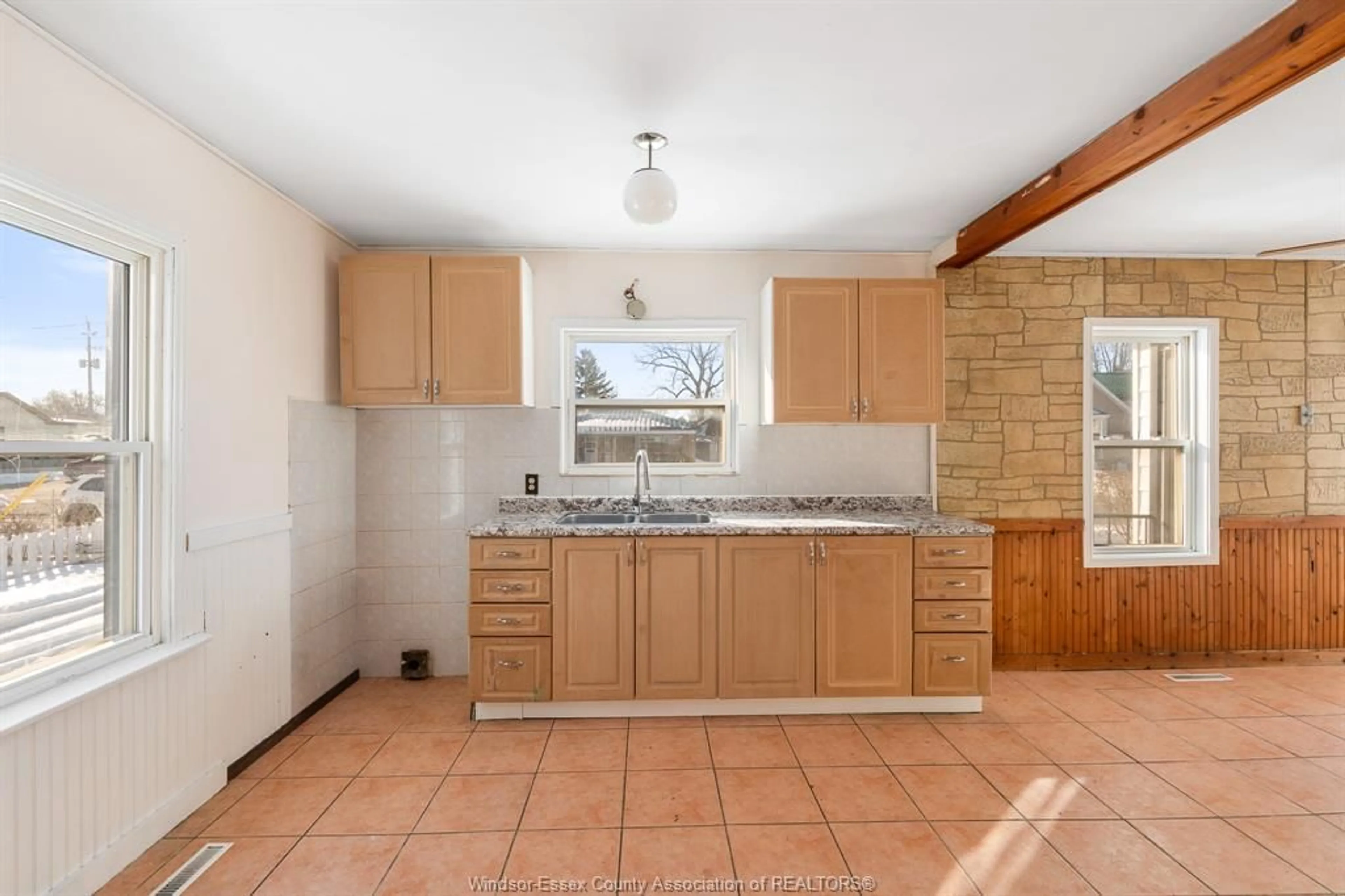 Standard kitchen, ceramic/tile floor for 83 SETTERINGTON, Leamington Ontario N8H 1T5