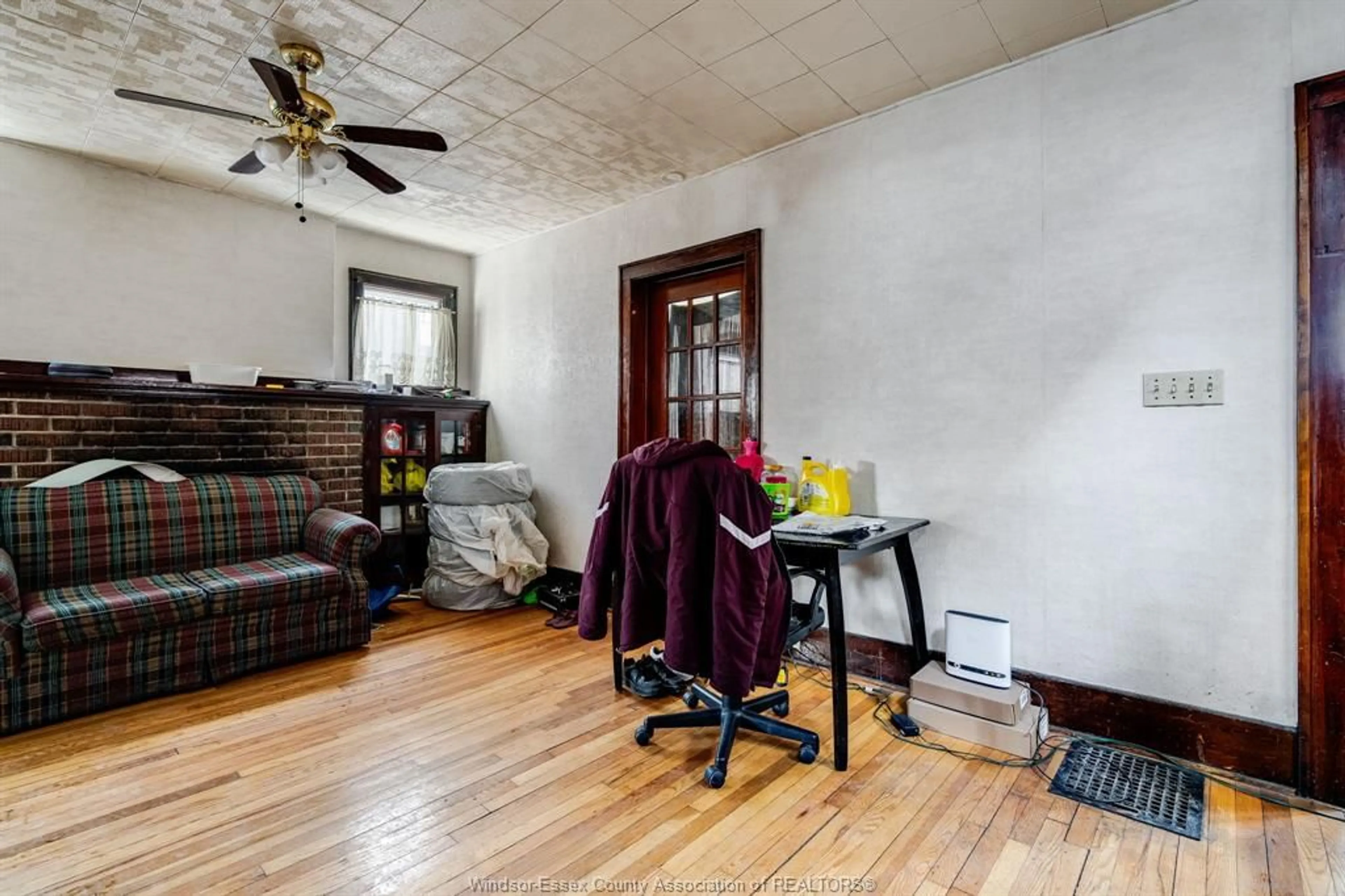 A pic of a room for 360 Rankin, Windsor Ontario N9B 2R7