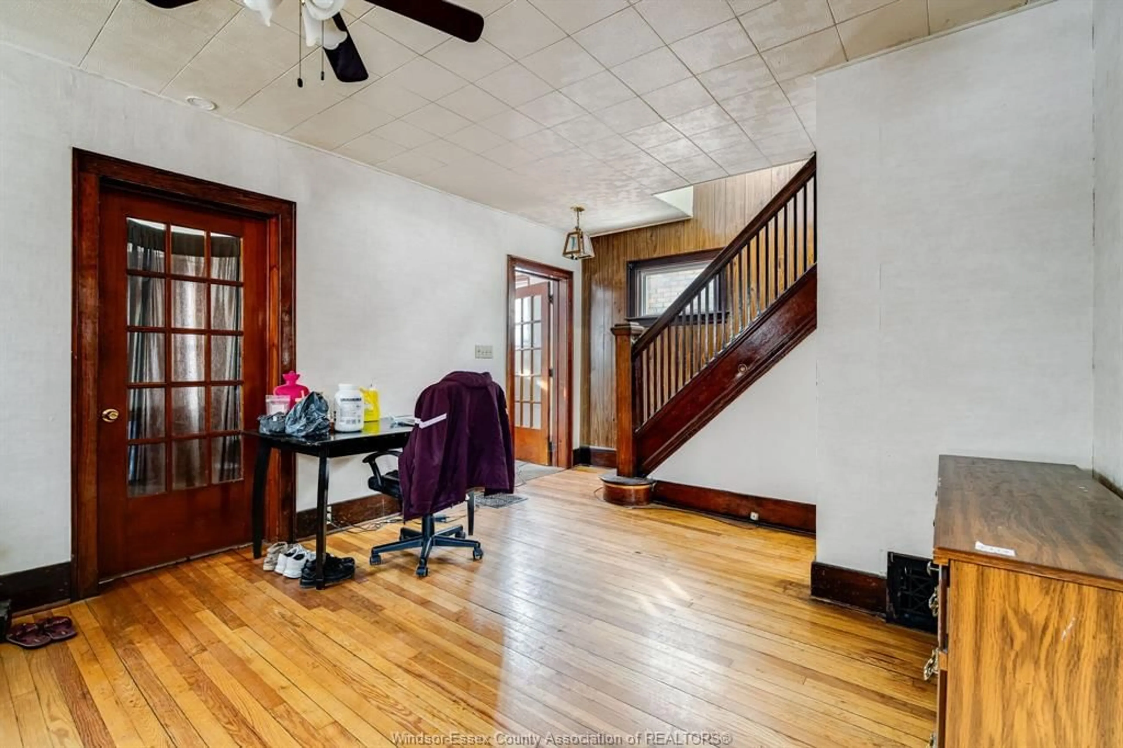 Indoor foyer for 360 Rankin, Windsor Ontario N9B 2R7