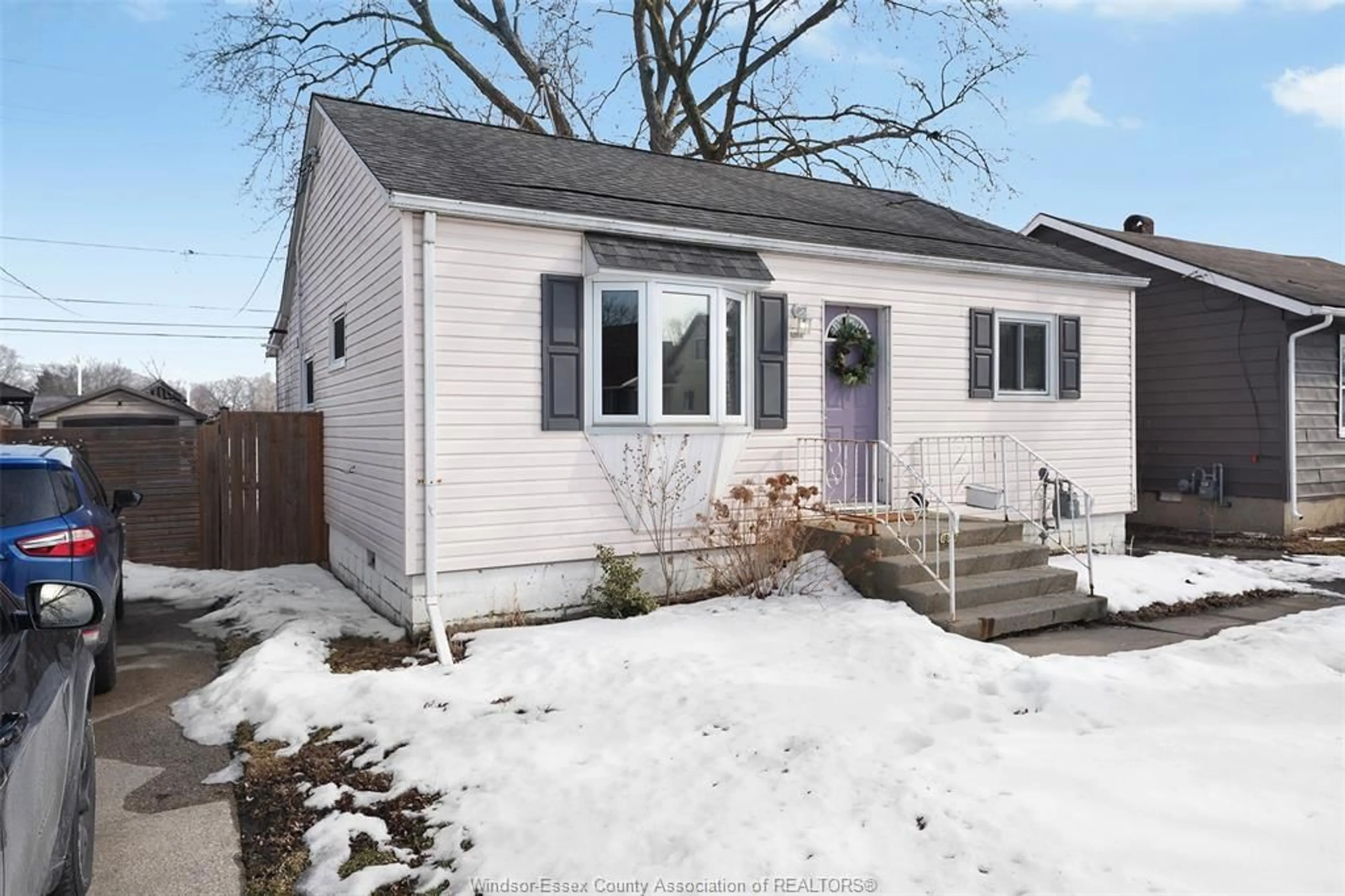 Home with vinyl exterior material, street for 1868 TOURANGEAU Rd, Windsor Ontario N8W 4N1