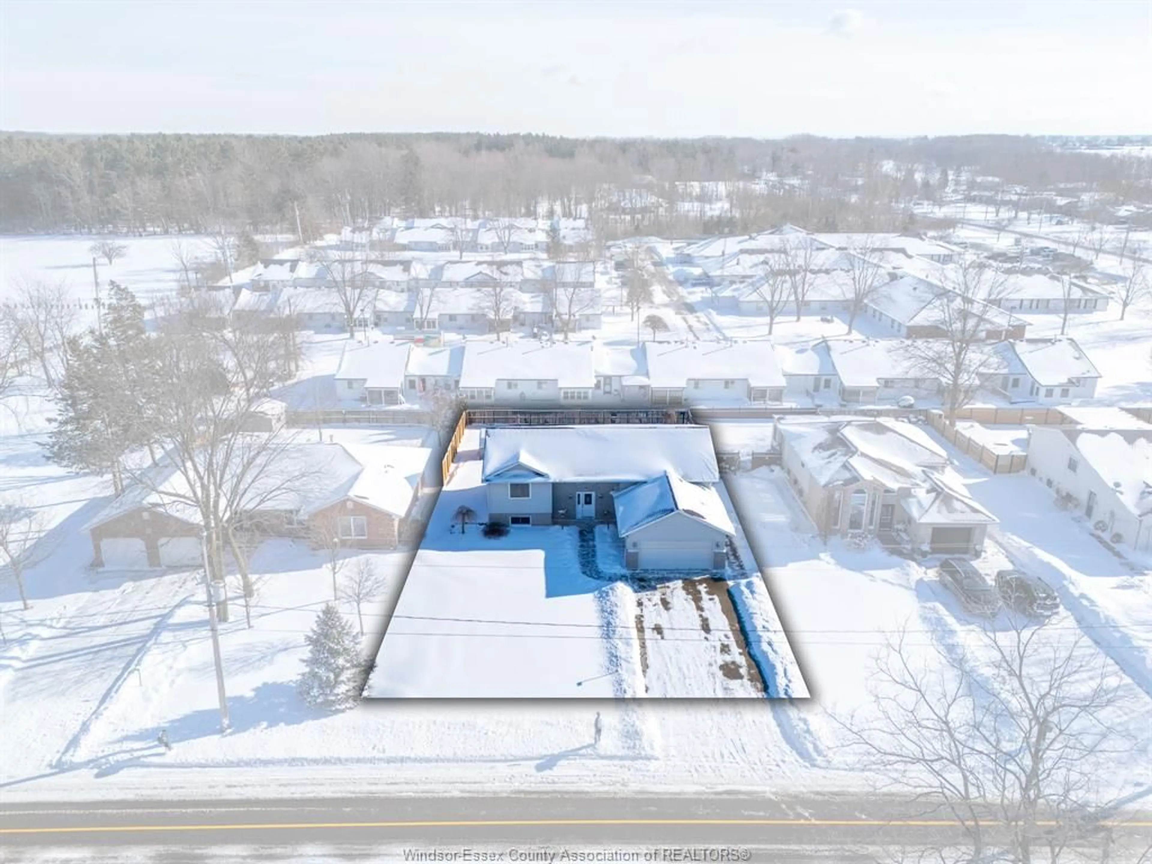 A pic from outside/outdoor area/front of a property/back of a property/a pic from drone, building for 70 Middleton Line, Wheatley Ontario N0P 2P0
