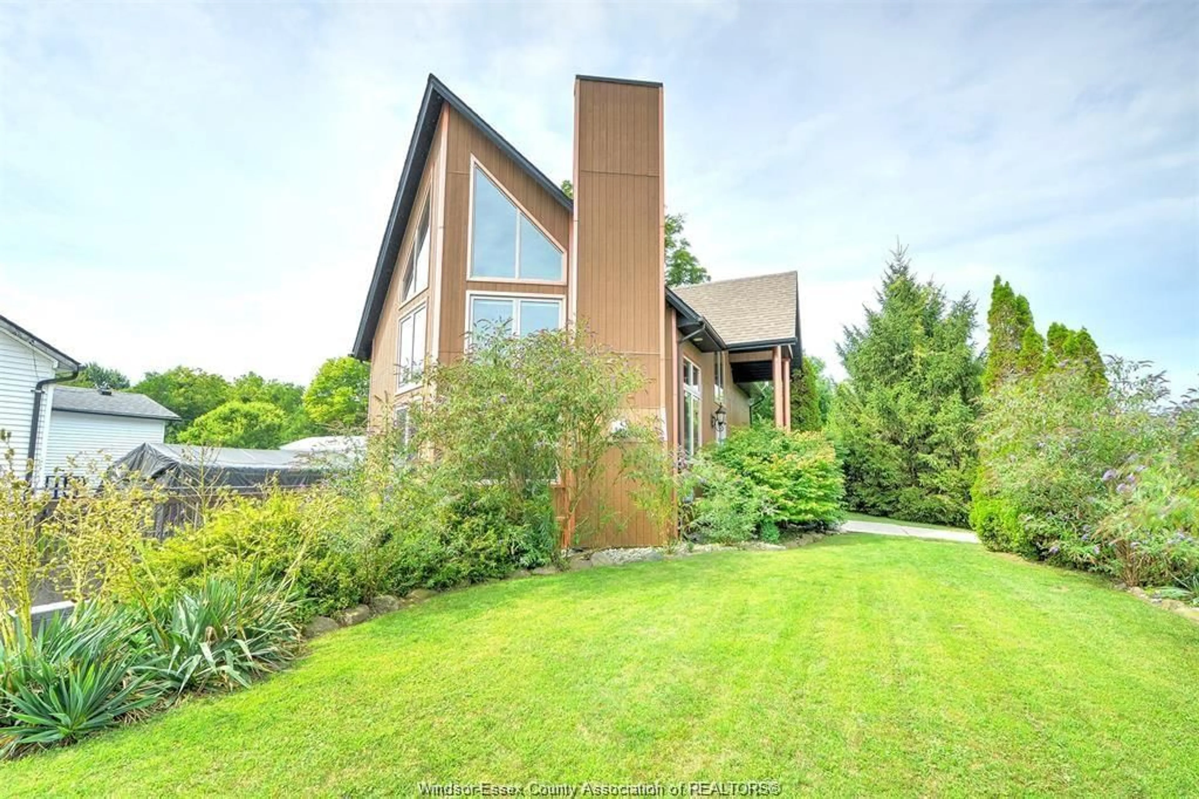 Unknown for 535 ERIE S (COUNTY RD 13), Essex Ontario N0R 1G0