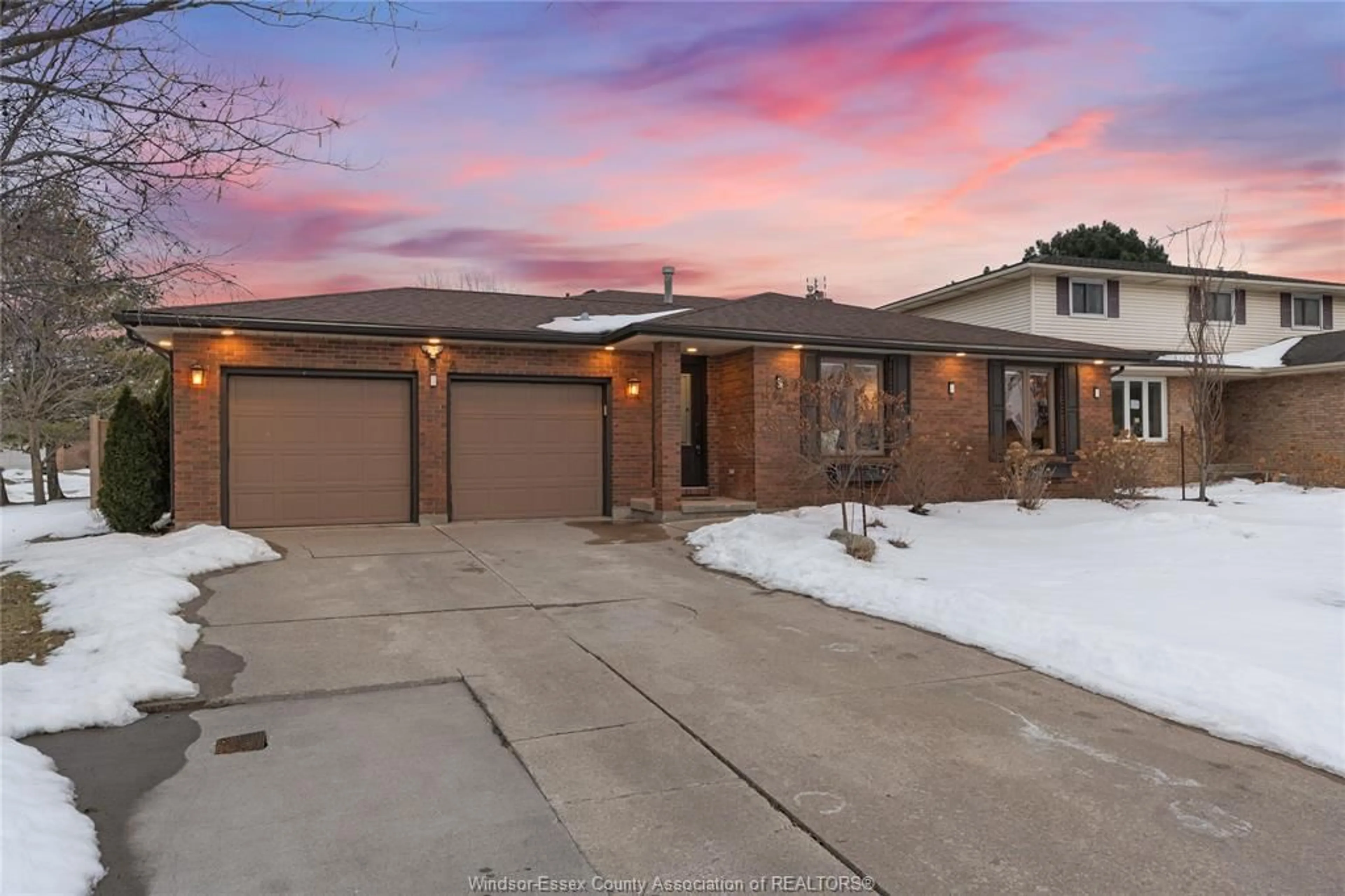 Home with brick exterior material, street for 194 SHANNON, Windsor Ontario N8N 4J3