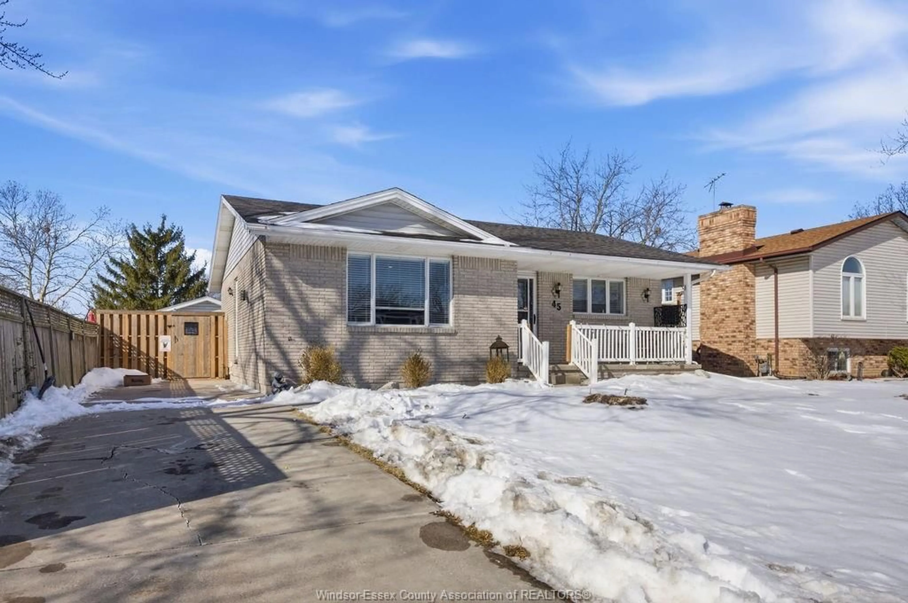 Home with brick exterior material, street for 45 Stanton Crt, Essex Ontario N8M 3B9