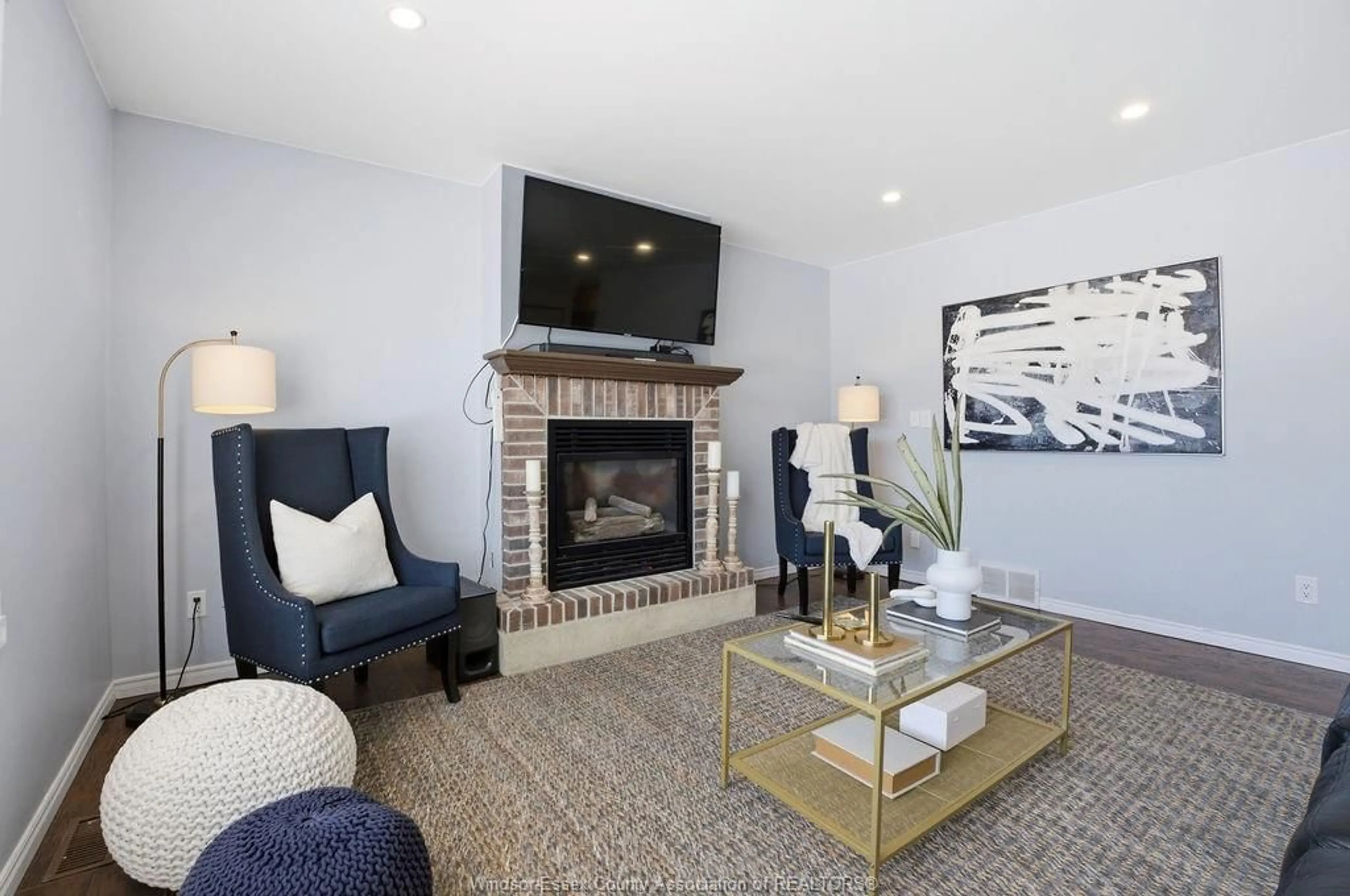 Living room with furniture, unknown for 45 Stanton Crt, Essex Ontario N8M 3B9