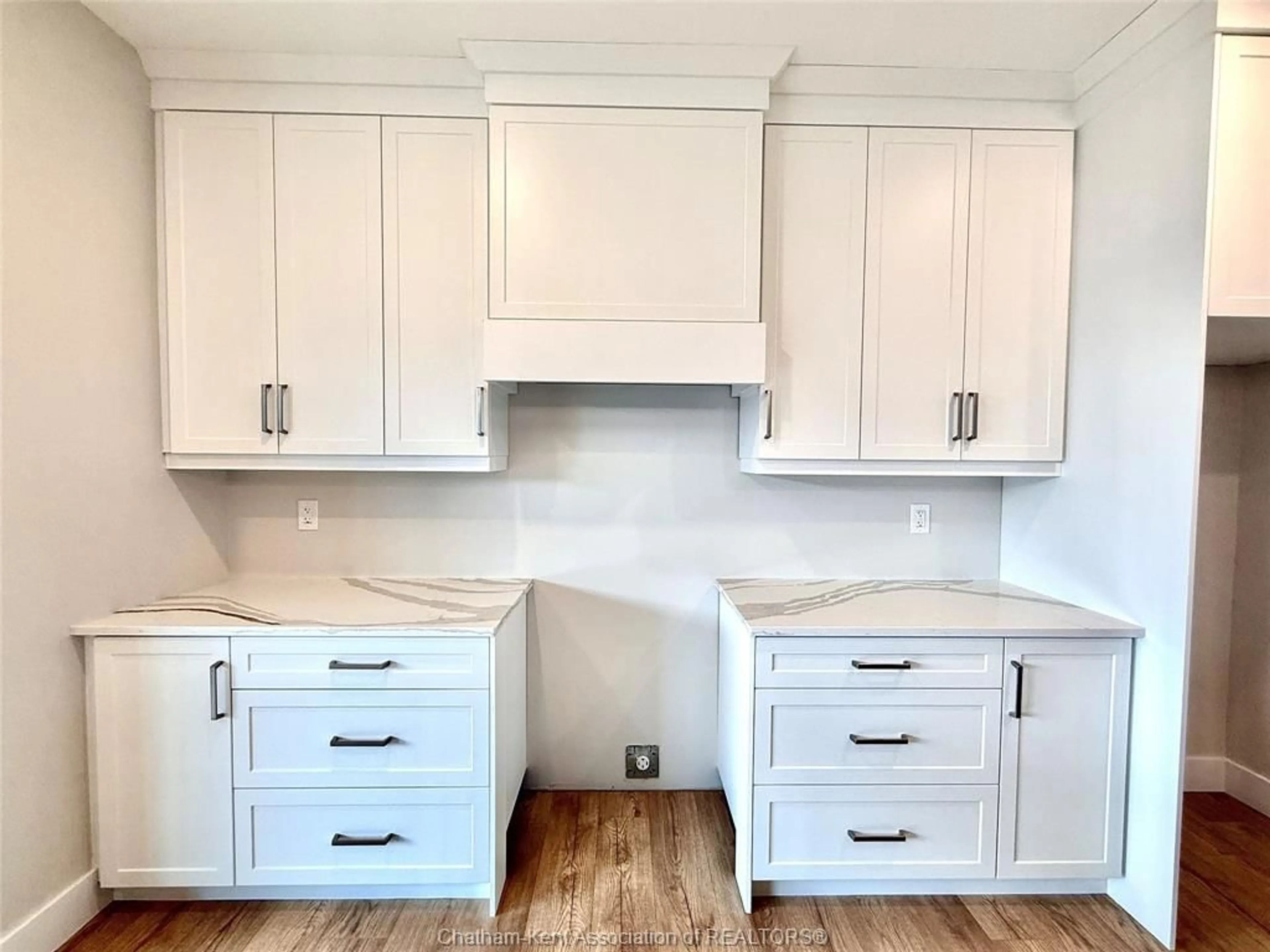 Open concept kitchen, unknown for 40 Duskridge Rd, Chatham Ontario N7L 0G7