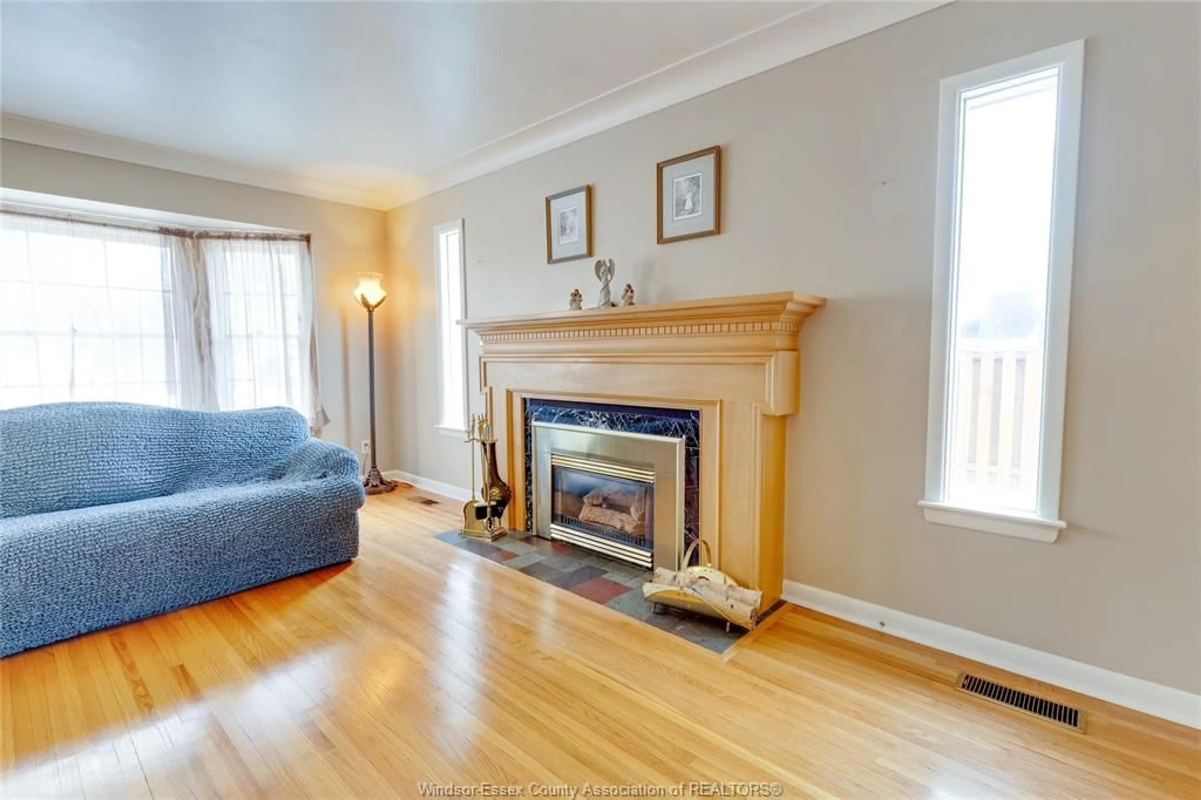 Living room with furniture, unknown for 1835 YPRES Blvd, Windsor Ontario N8W 1S5