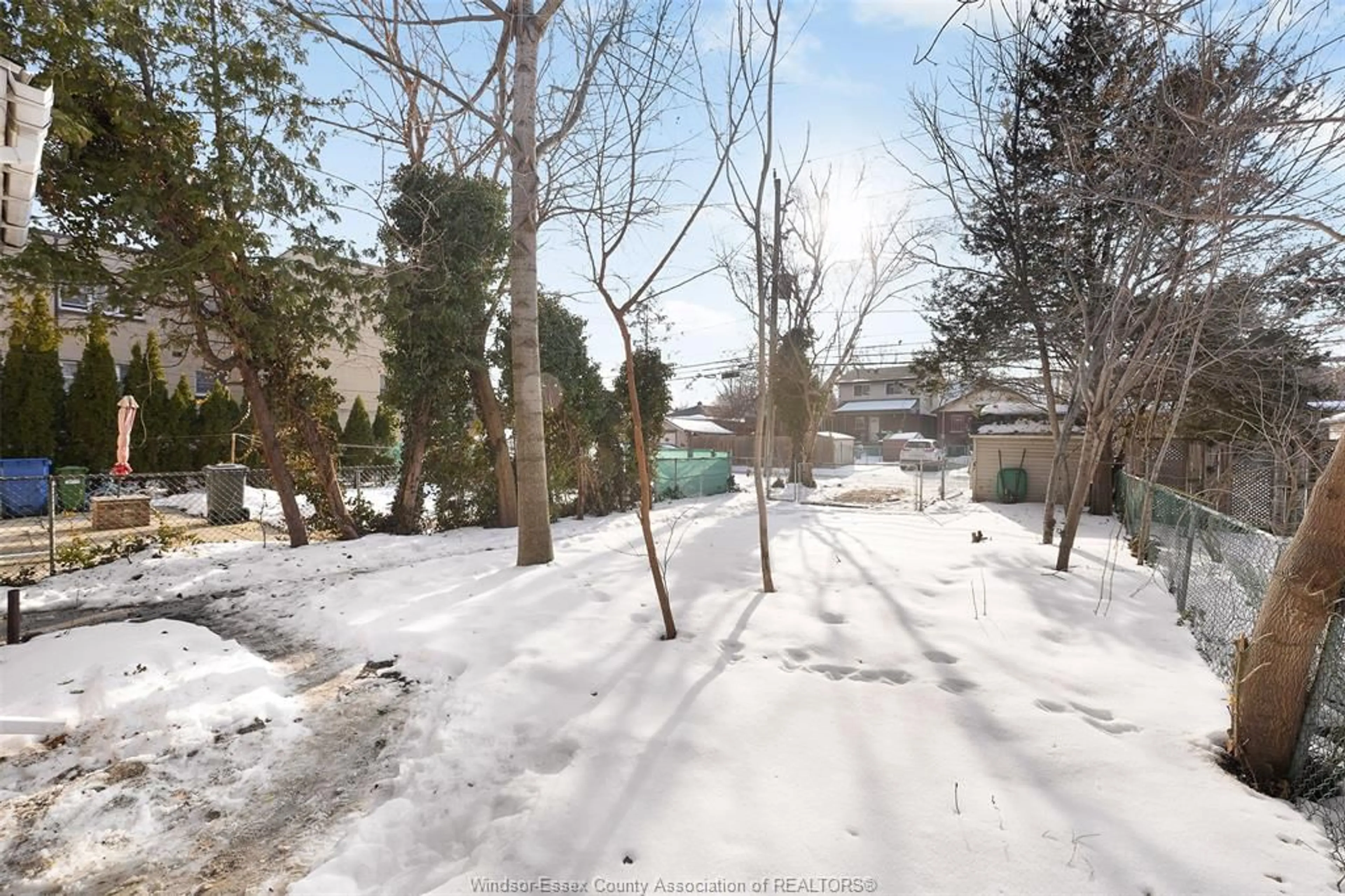 A pic from outside/outdoor area/front of a property/back of a property/a pic from drone, unknown for 1179 BRUCE Ave, Windsor Ontario N9A 4Y5