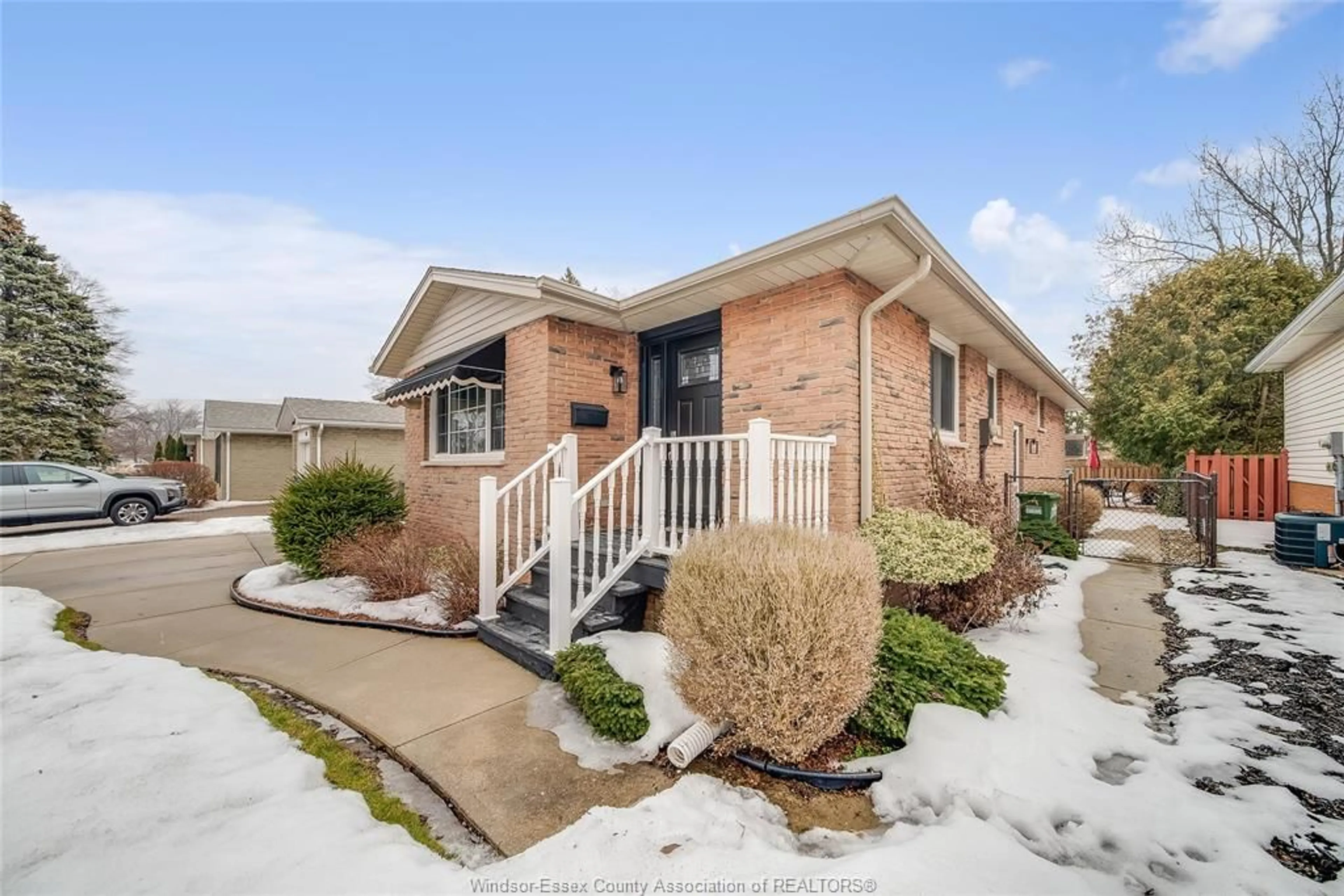 Home with brick exterior material, street for 324 KELLY, Essex Ontario N8M 1V3