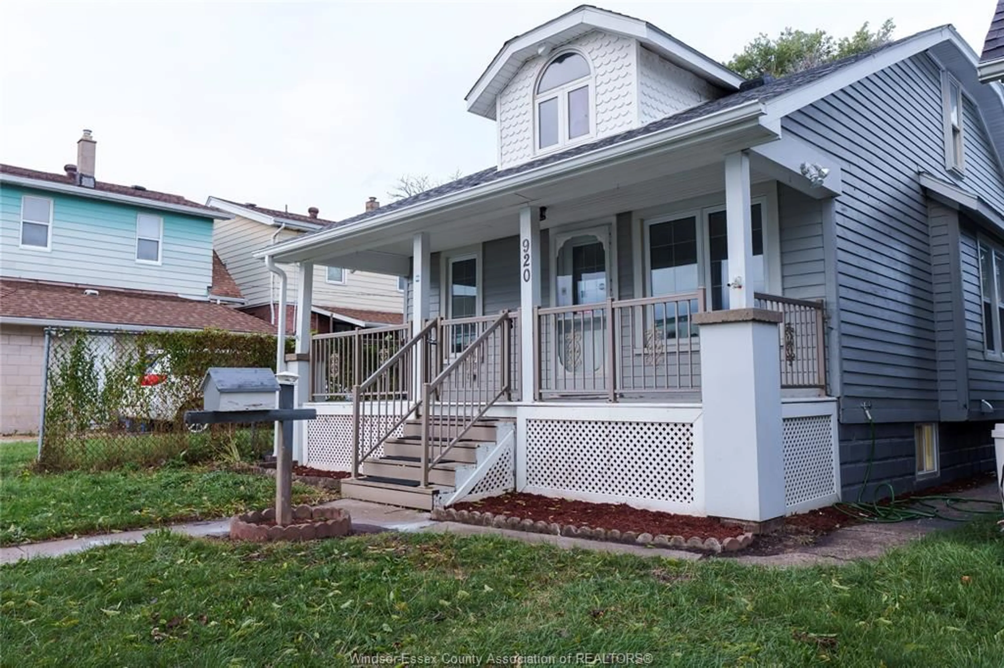 Home with vinyl exterior material, street for 920 JANETTE Ave, Windsor Ontario N9A 5A1