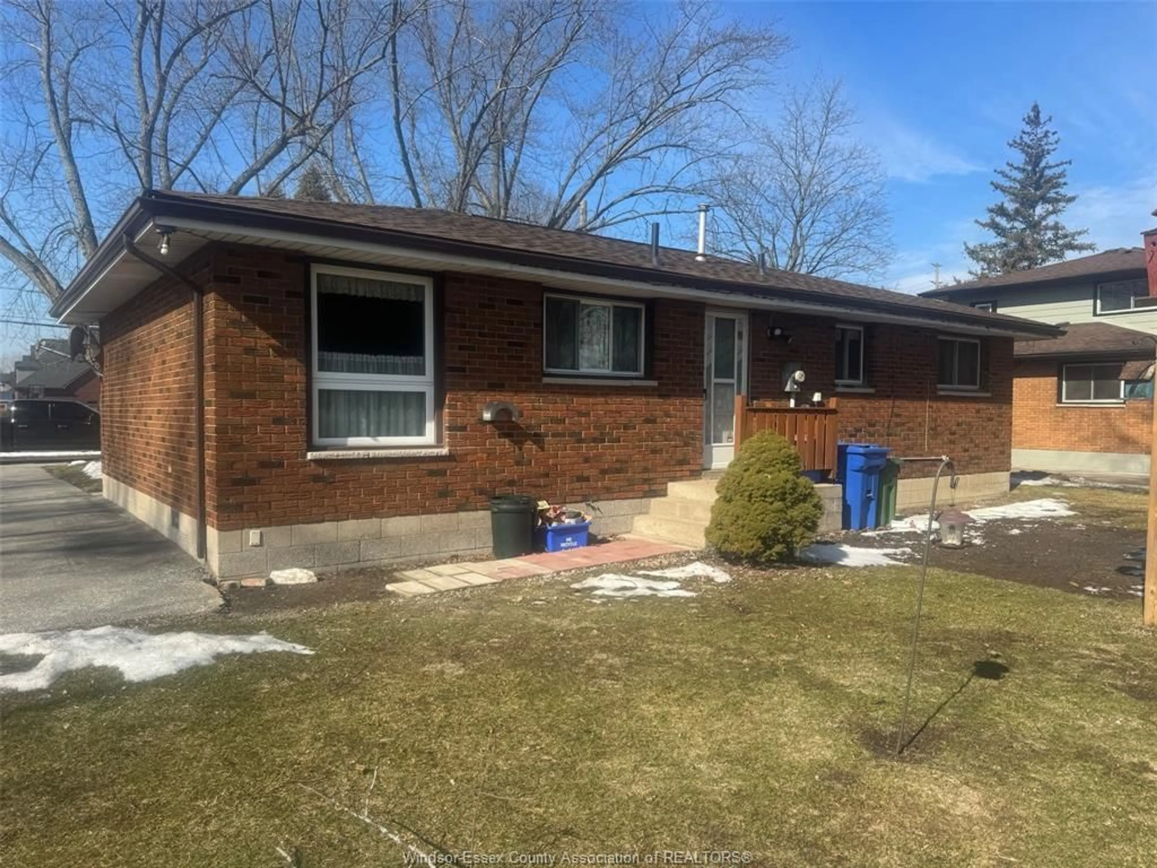 Home with brick exterior material, street for 6110 QUICK Ave, LaSalle Ontario N9J 3C7