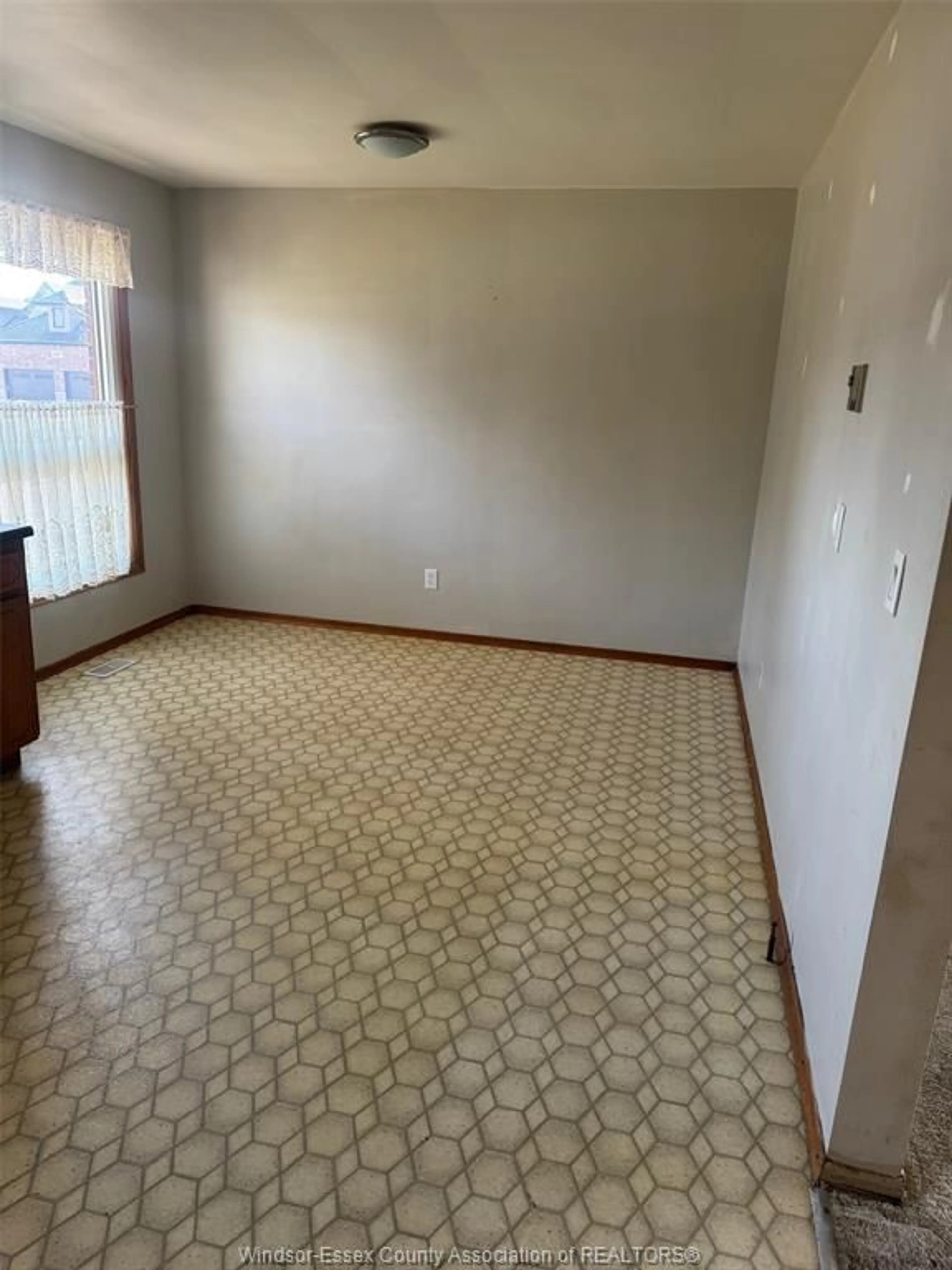 A pic of a room for 6110 QUICK Ave, LaSalle Ontario N9J 3C7