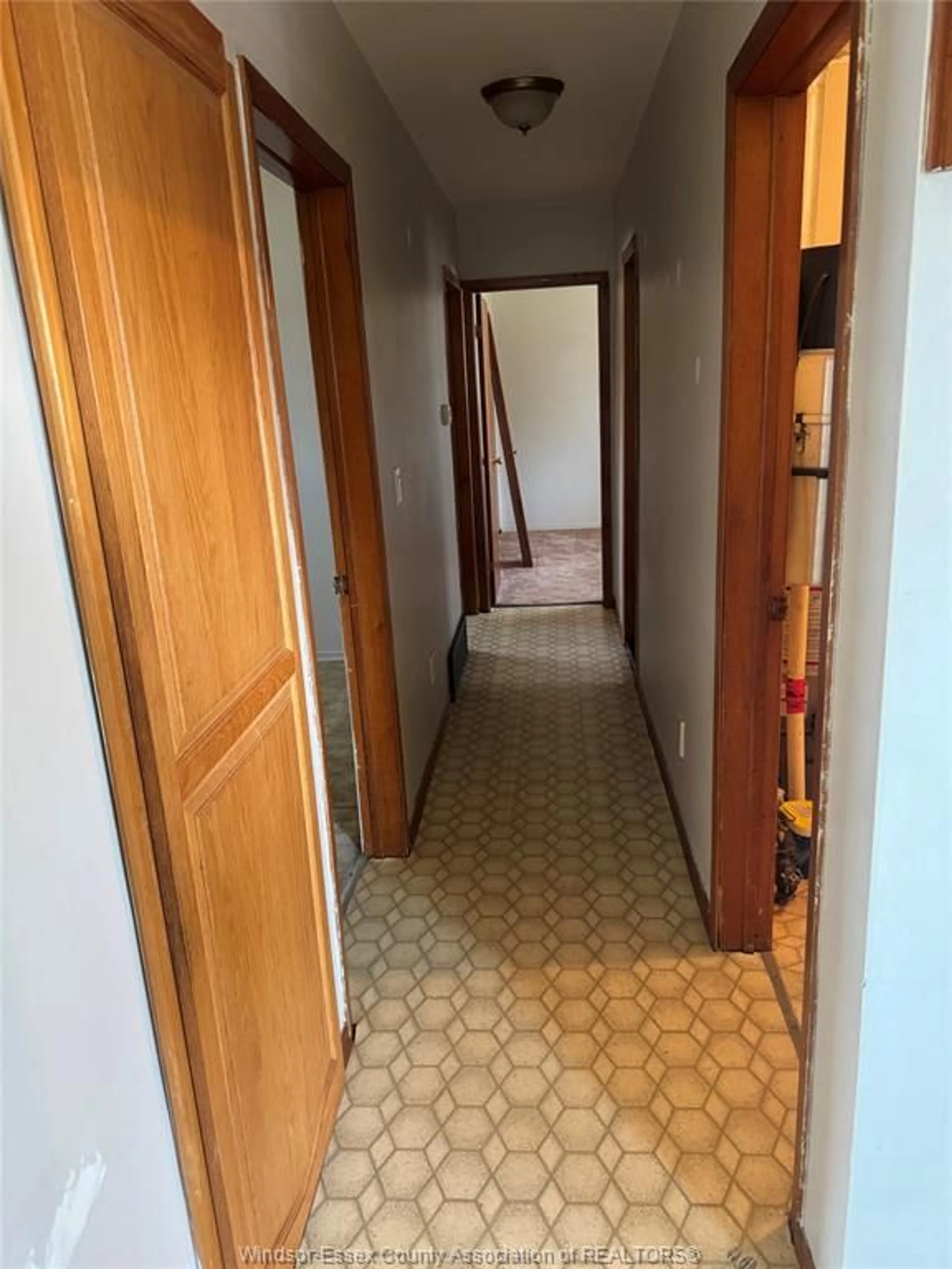 Unknown for 6110 QUICK Ave, LaSalle Ontario N9J 3C7