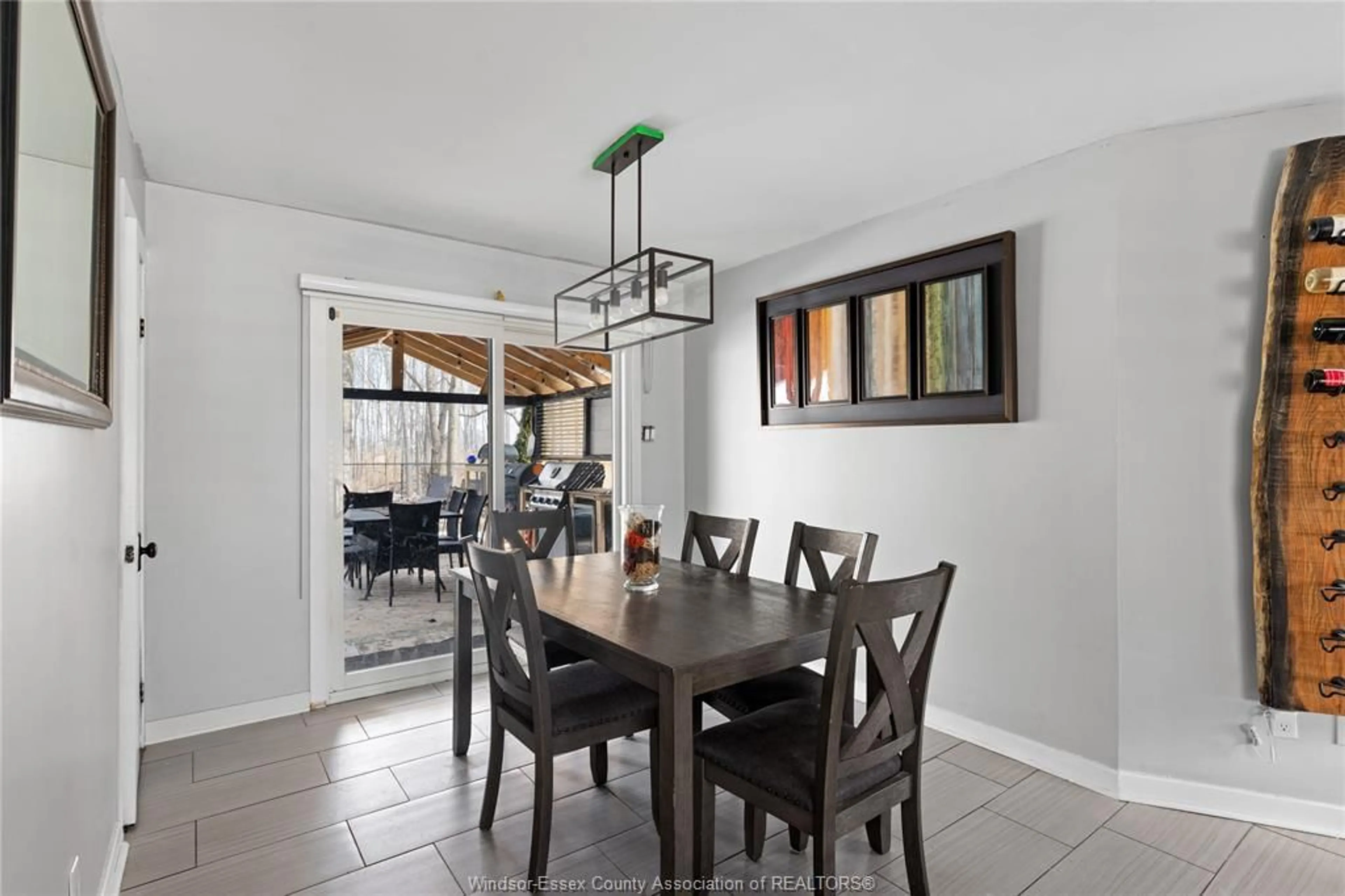 Dining room, ceramic/tile floor for 334 LAKEWOOD, Amherstburg Ontario N9V 2Y8