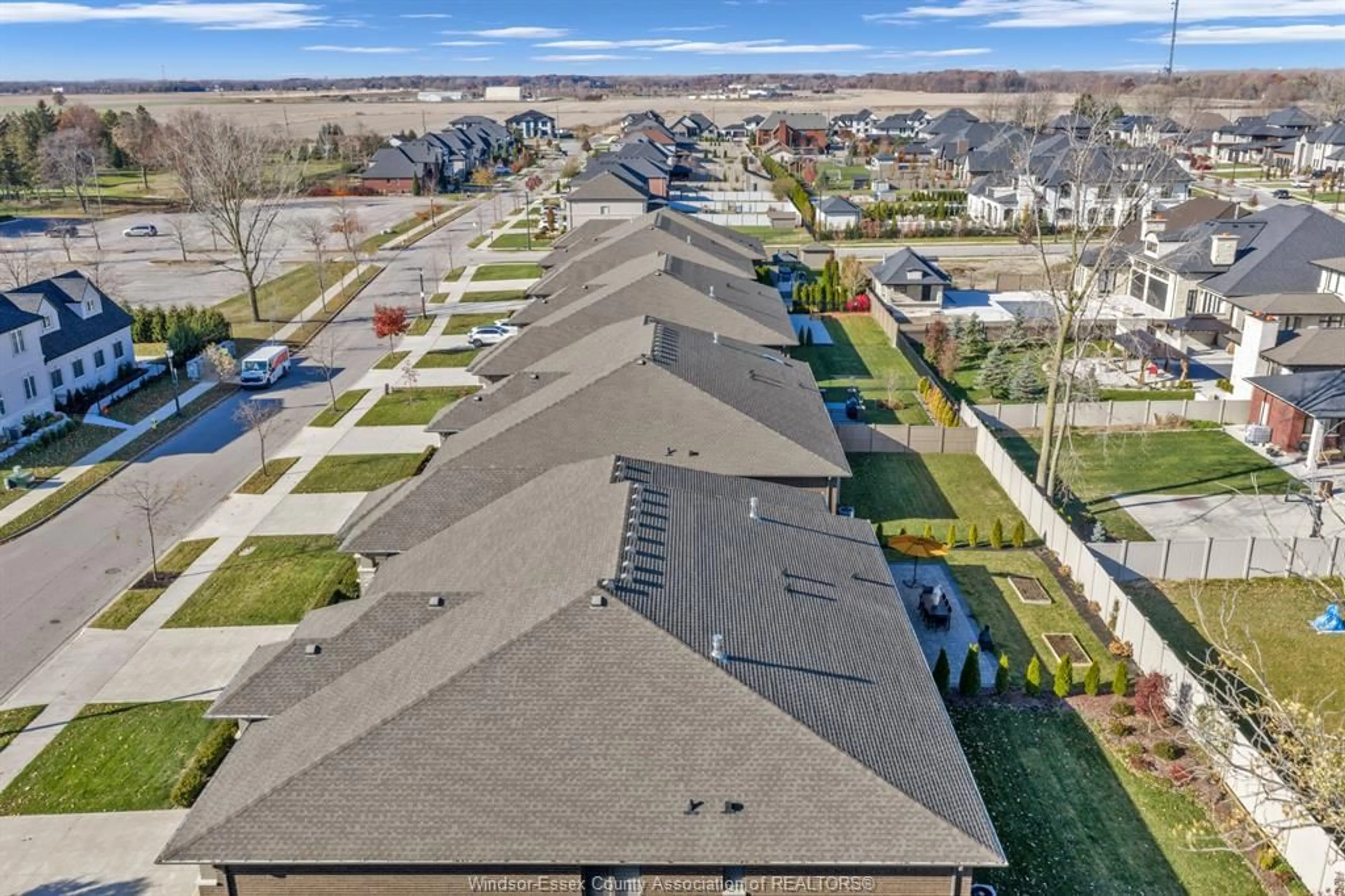 A pic from outside/outdoor area/front of a property/back of a property/a pic from drone, unknown for 3639 SEVEN LAKES Dr, LaSalle Ontario N9H 0E5