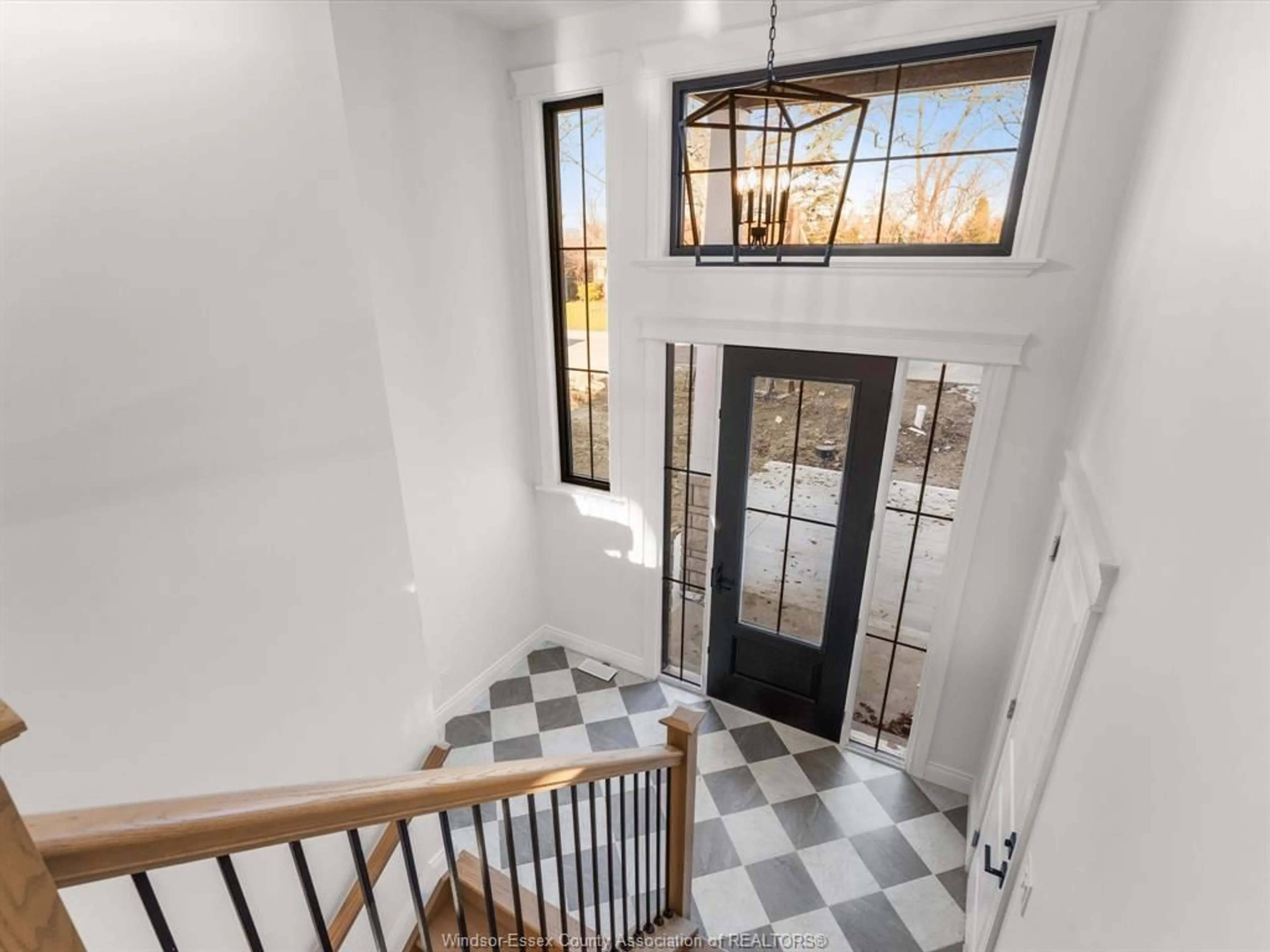 Indoor entryway for 3441 CHURCH, Windsor Ontario N9E 1V6