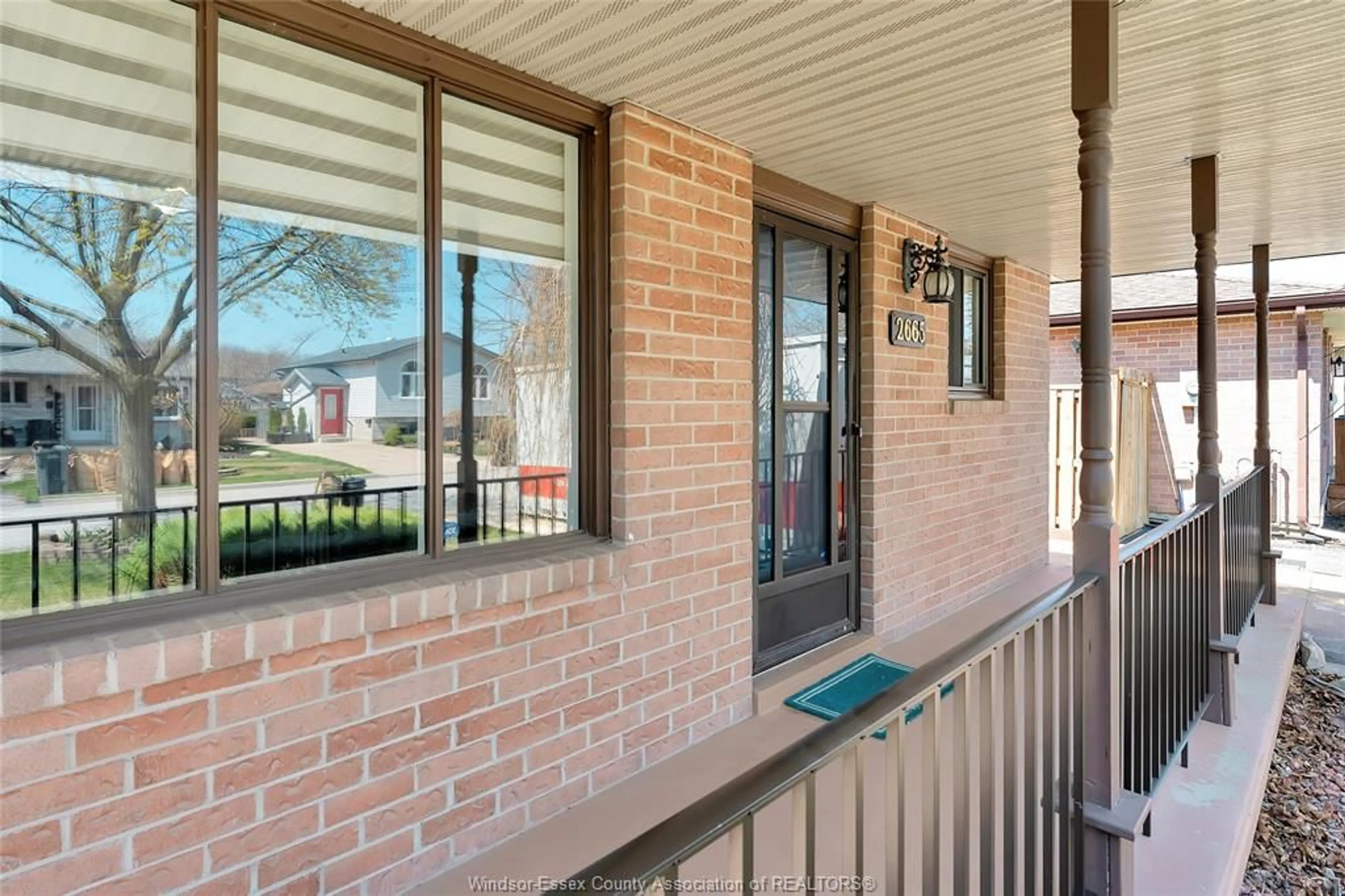 Patio, street for 2665 ROBERT, Windsor Ontario N8W 5L8