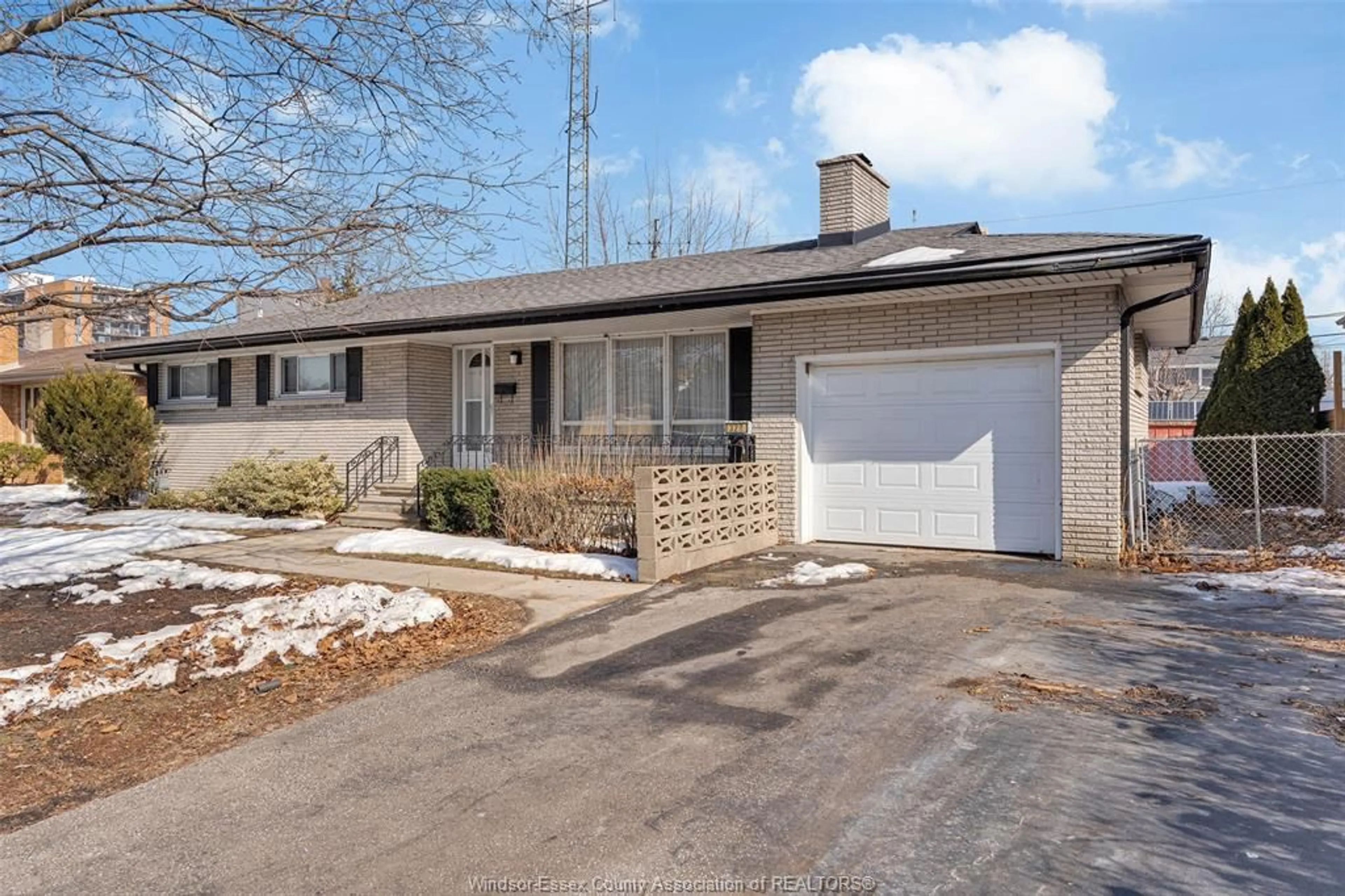 Home with brick exterior material, street for 328 ISACK, Windsor Ontario N8S 3V8