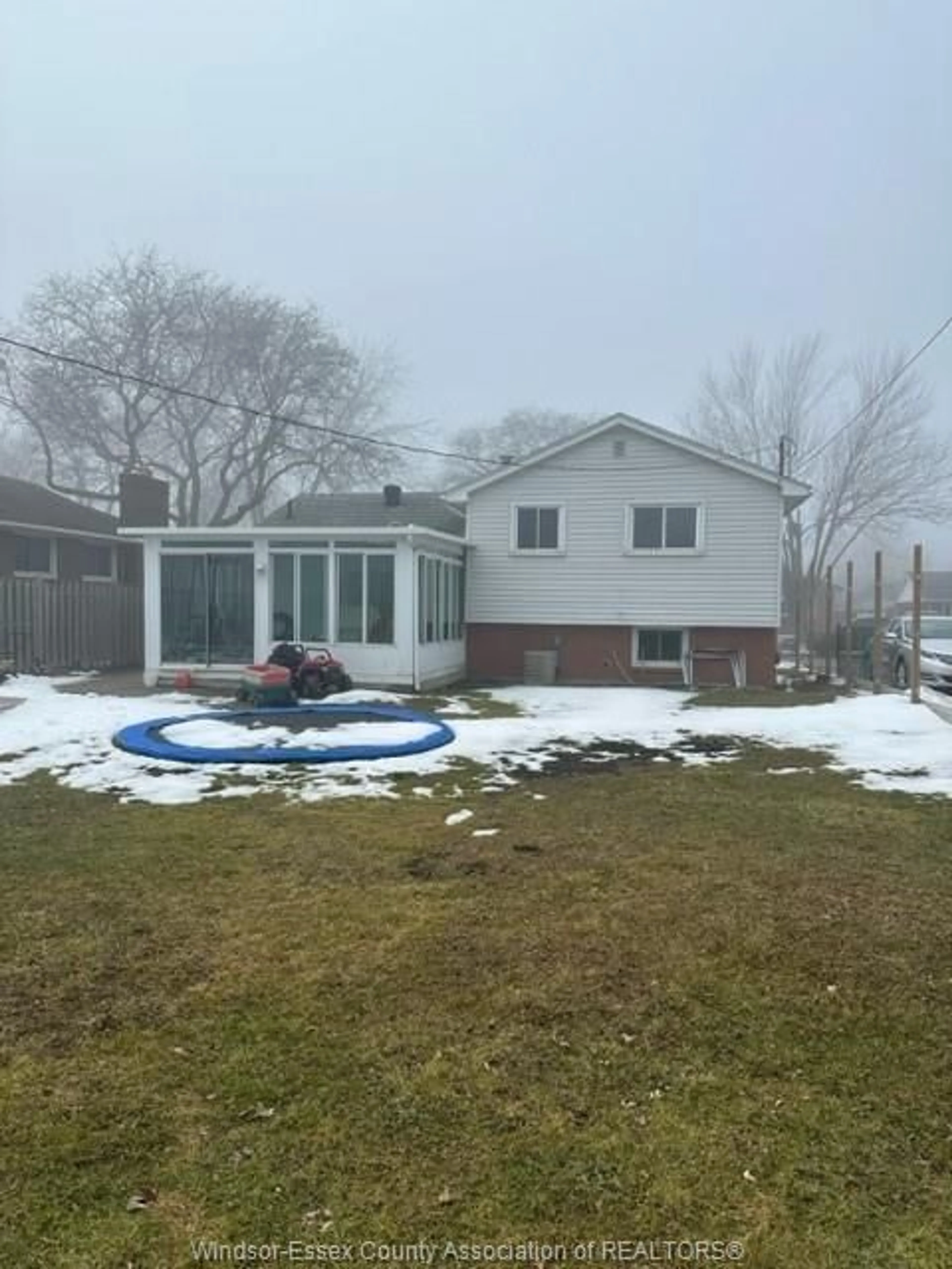 Home with vinyl exterior material, street for 368 CARLING, Windsor Ontario N8S 3X8