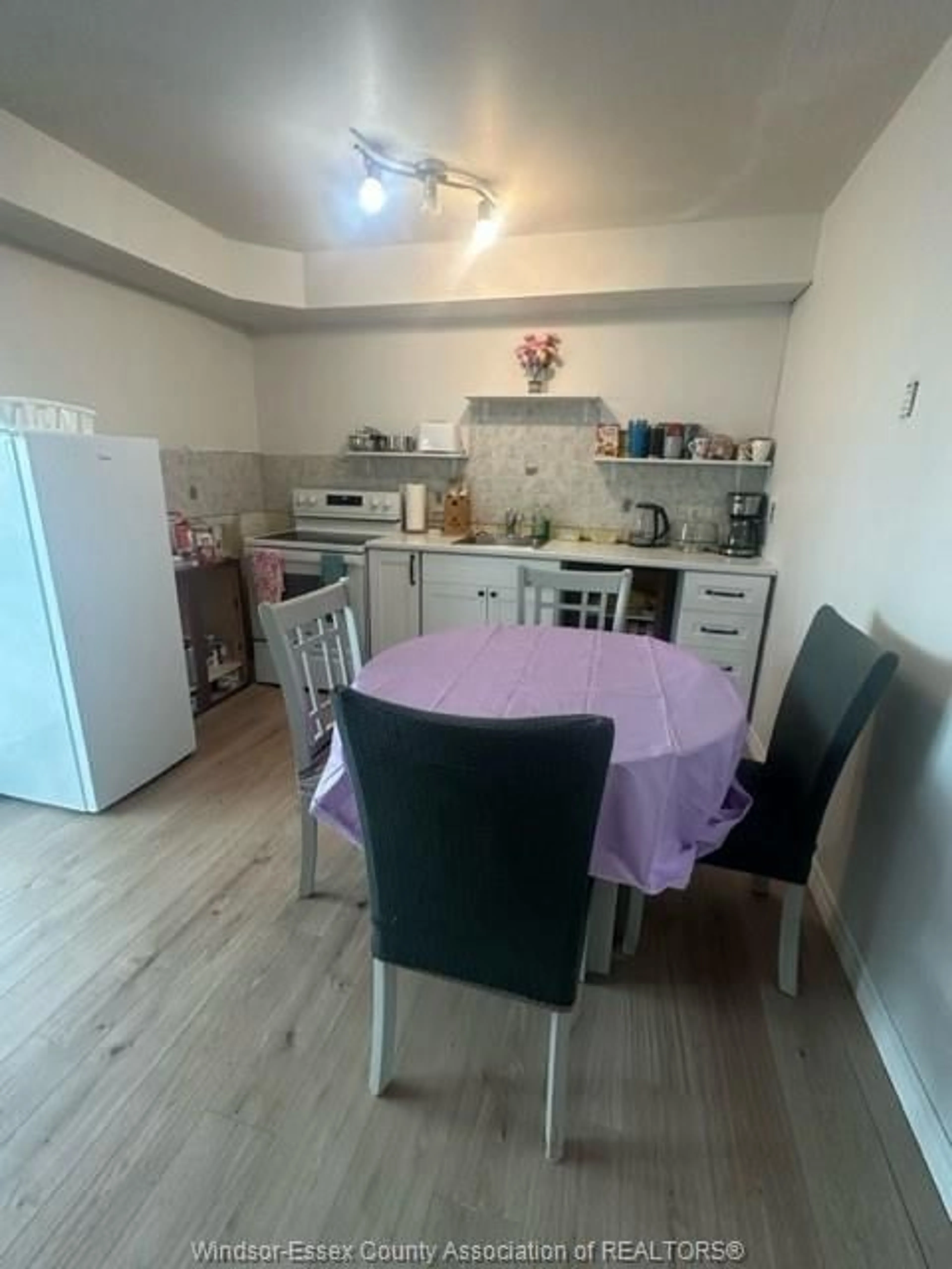 Dining room, unknown for 368 CARLING, Windsor Ontario N8S 3X8