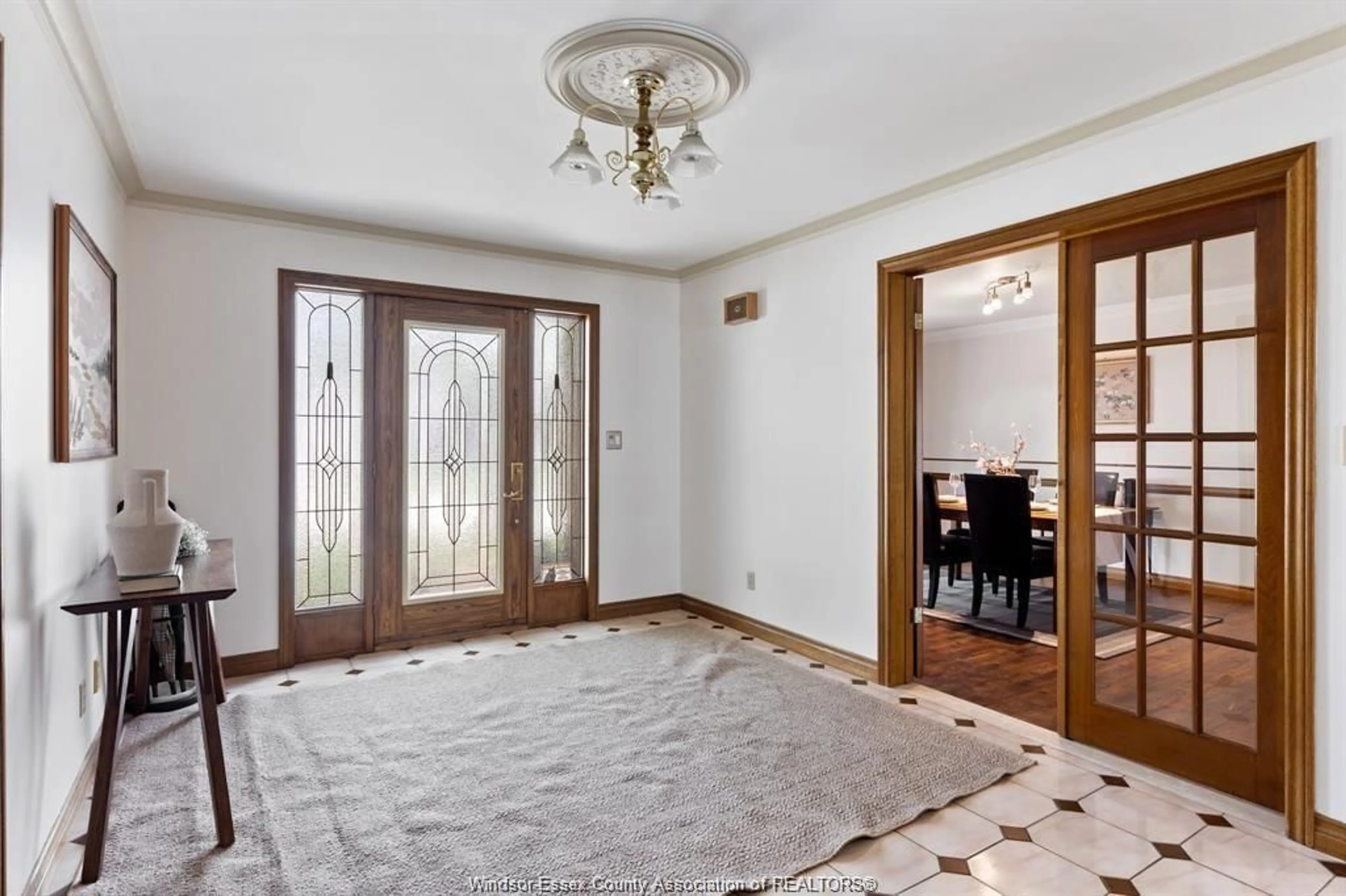 Indoor foyer for 113 Marentette, Lakeshore Ontario N0R 1A0