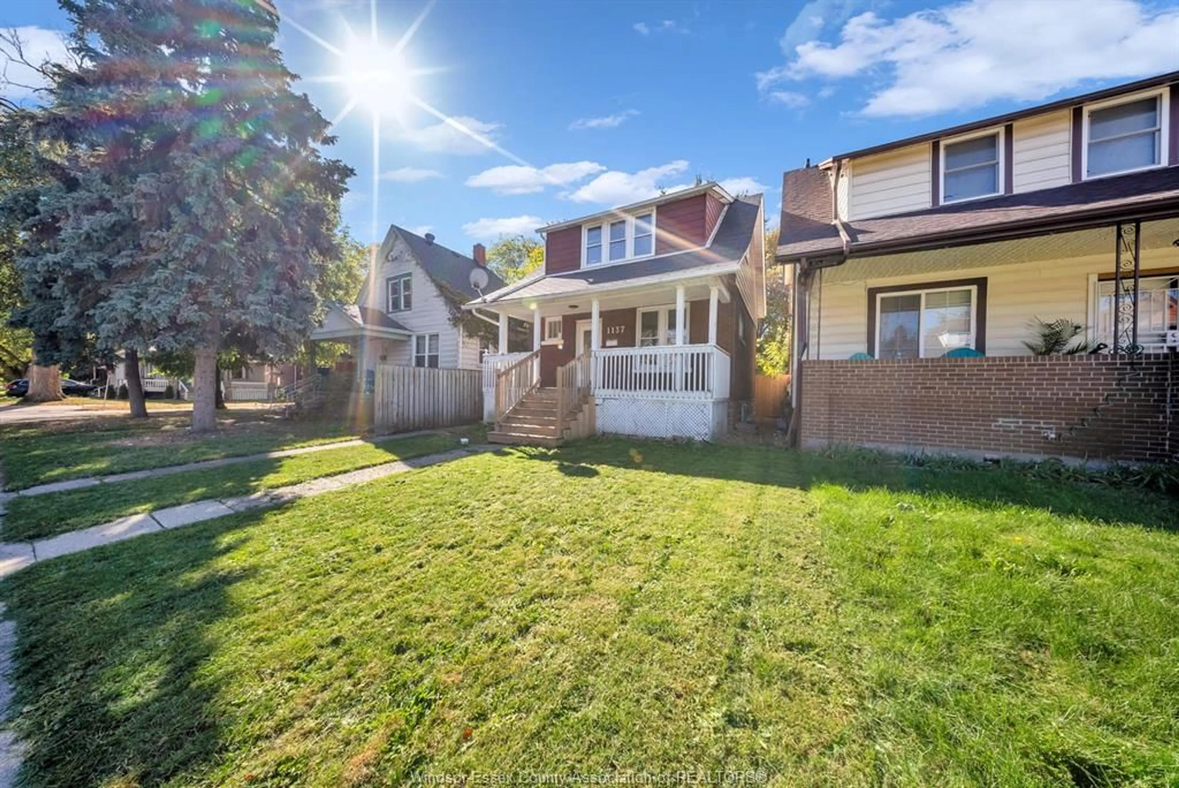 A pic from outside/outdoor area/front of a property/back of a property/a pic from drone, street for 1137 BRUCE Ave, Windsor Ontario N9A 4Y3