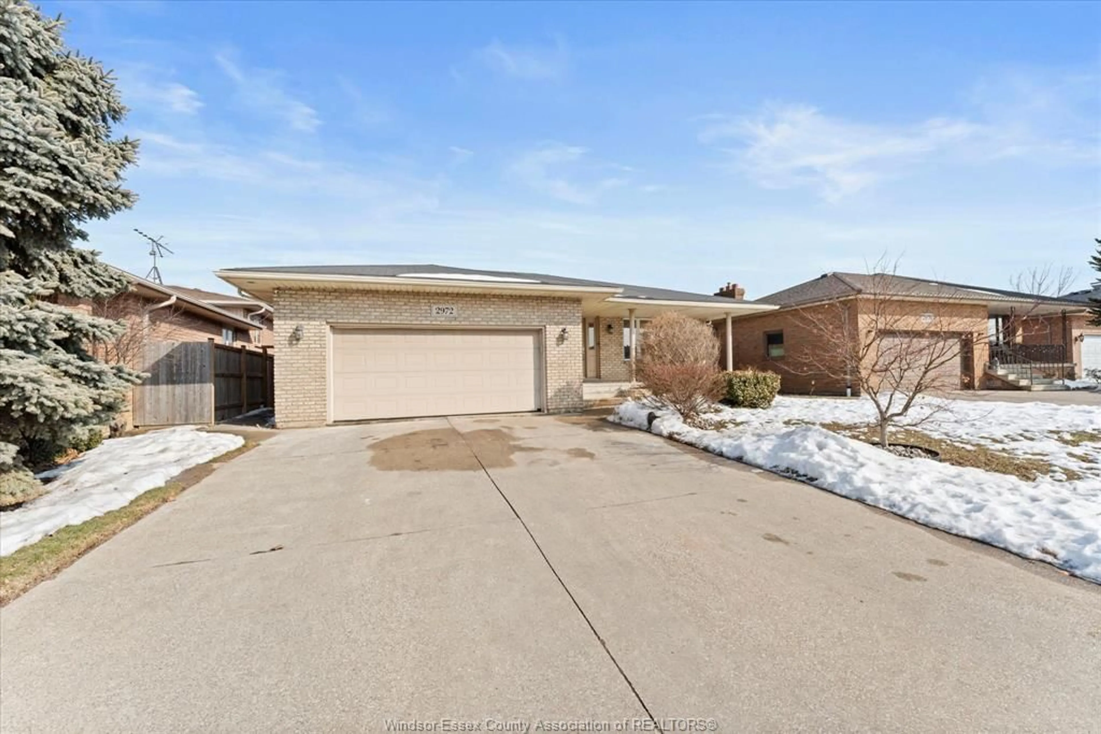 Unknown for 2972 JENNIFER, Windsor Ontario N8W 5J2