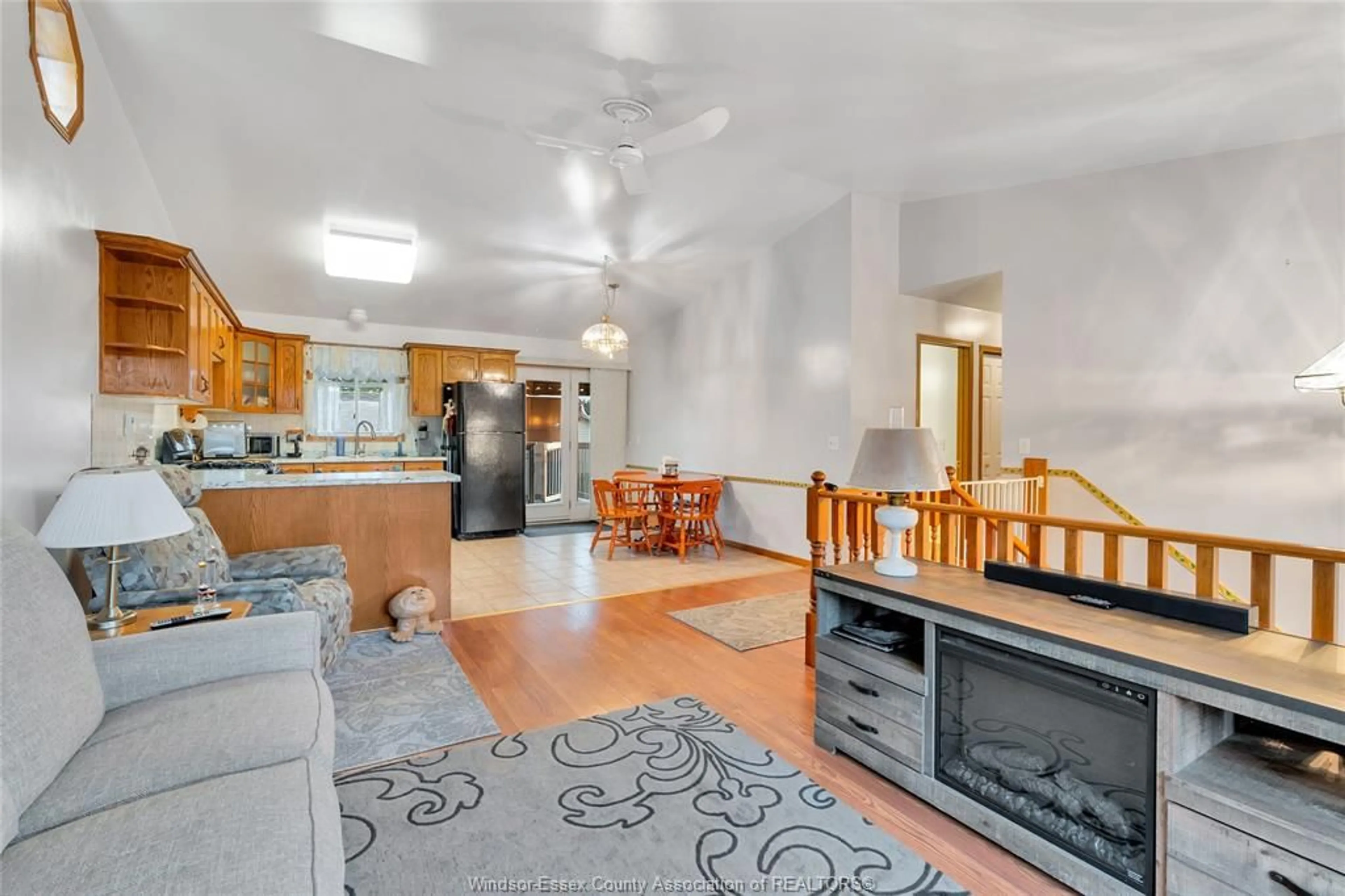 Unknown for 3 HAINER, Amherstburg Ontario N9V 4A2