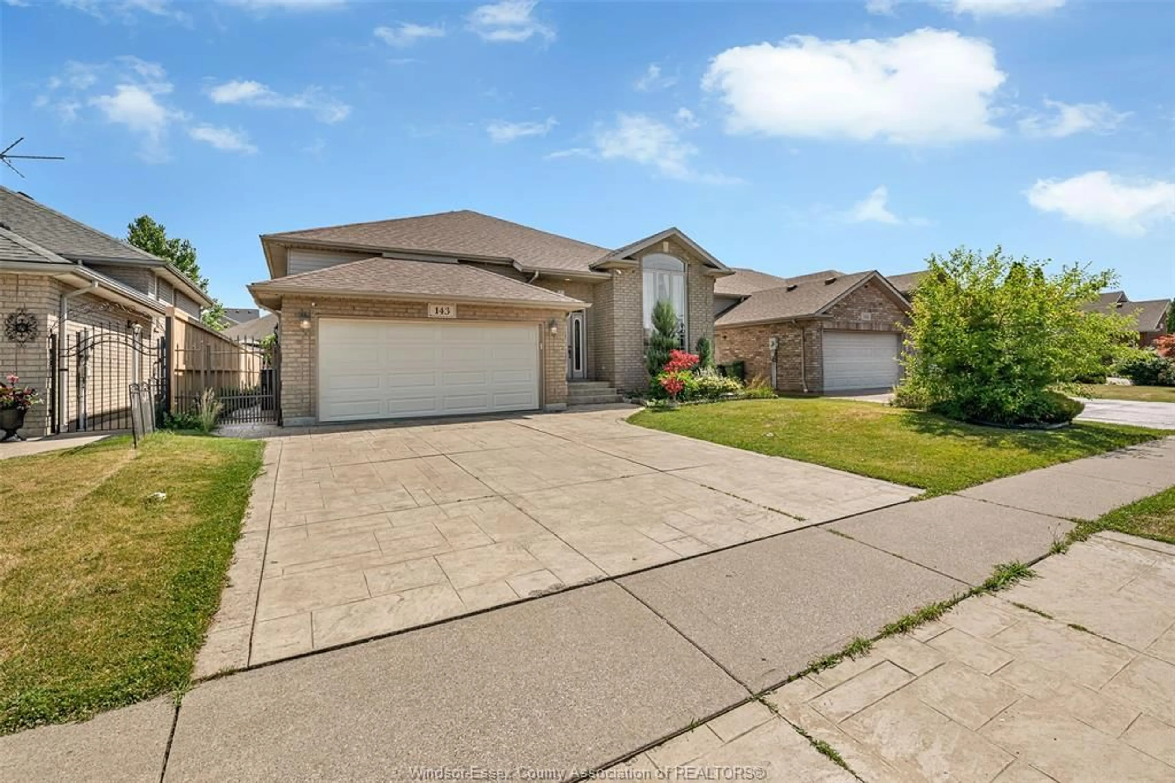 A pic from outside/outdoor area/front of a property/back of a property/a pic from drone, street for 143 AMY CROFT, Lakeshore Ontario N9K 1E6