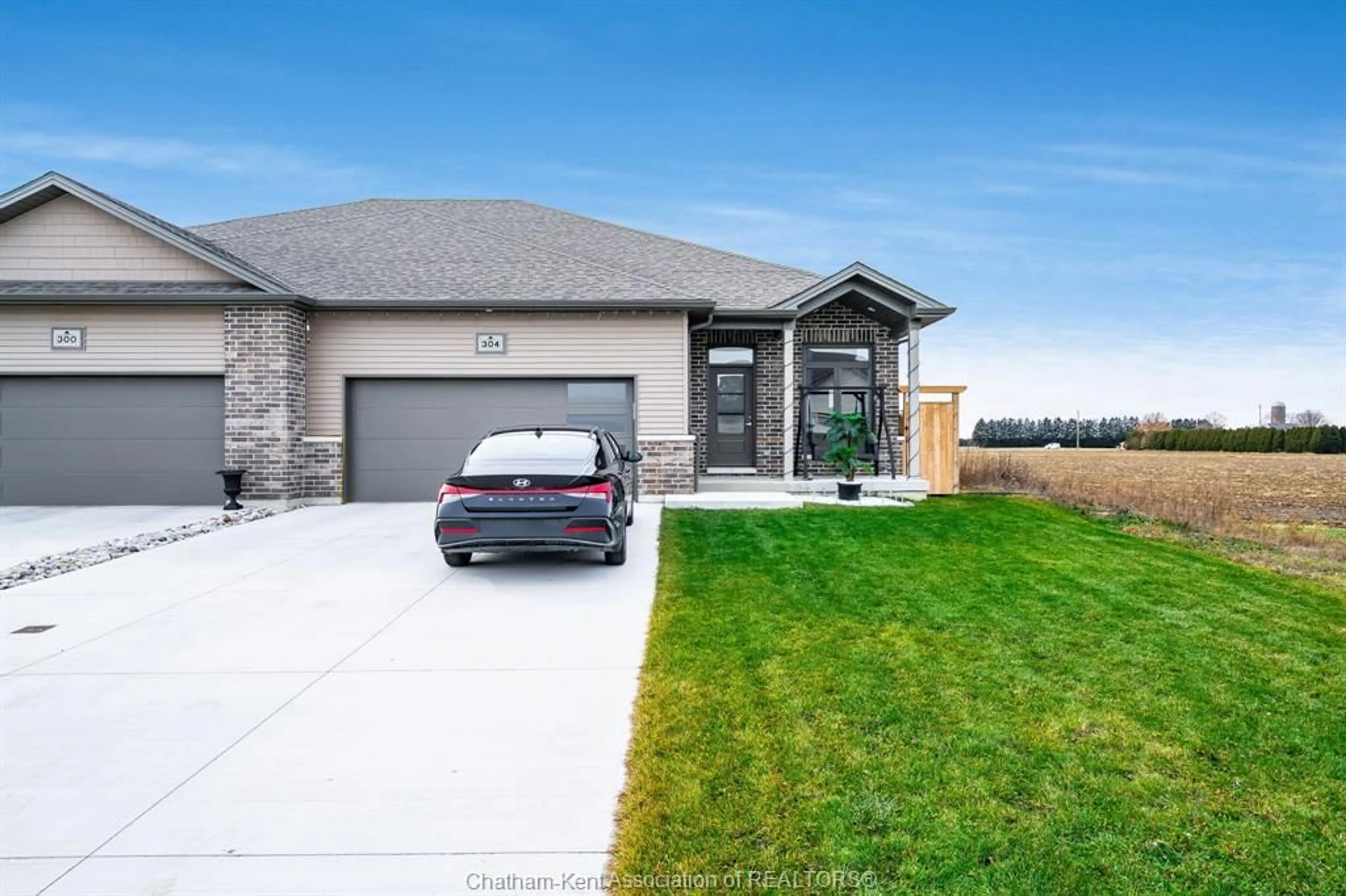 Home with brick exterior material, street for 304 Horizon Lane, Chatham Ontario N7L 0G6