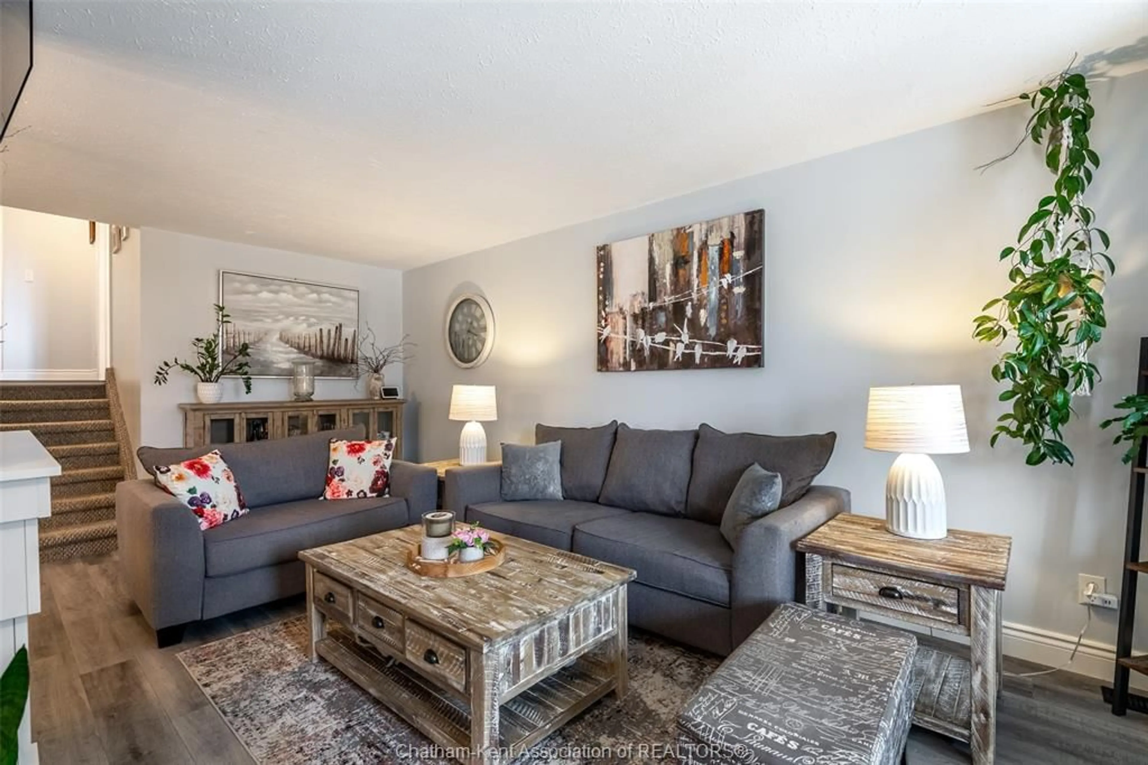 Living room with furniture, unknown for 192 Woods St, Chatham Ontario N7L 3R5