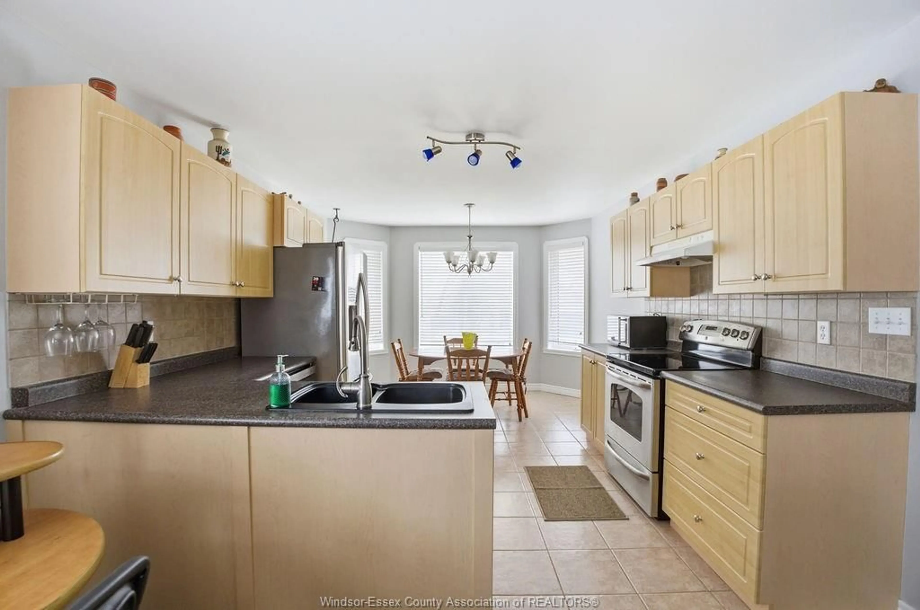Standard kitchen, ceramic/tile floor for 2488 TIMBERCREST Ave, Windsor Ontario N8P 1S2