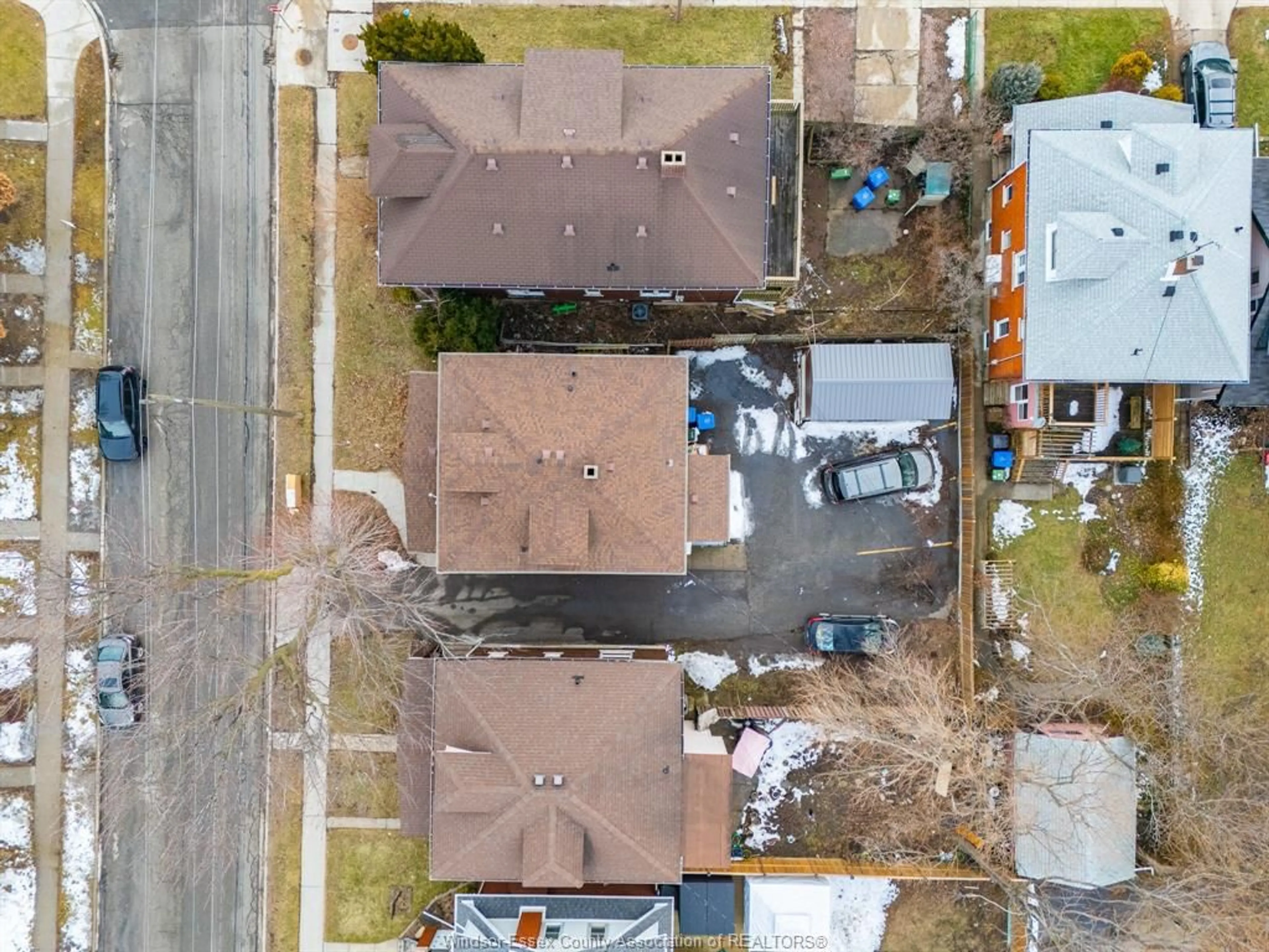 A pic from outside/outdoor area/front of a property/back of a property/a pic from drone, street for 120 SHEPHERD, Windsor Ontario N8X 2K3