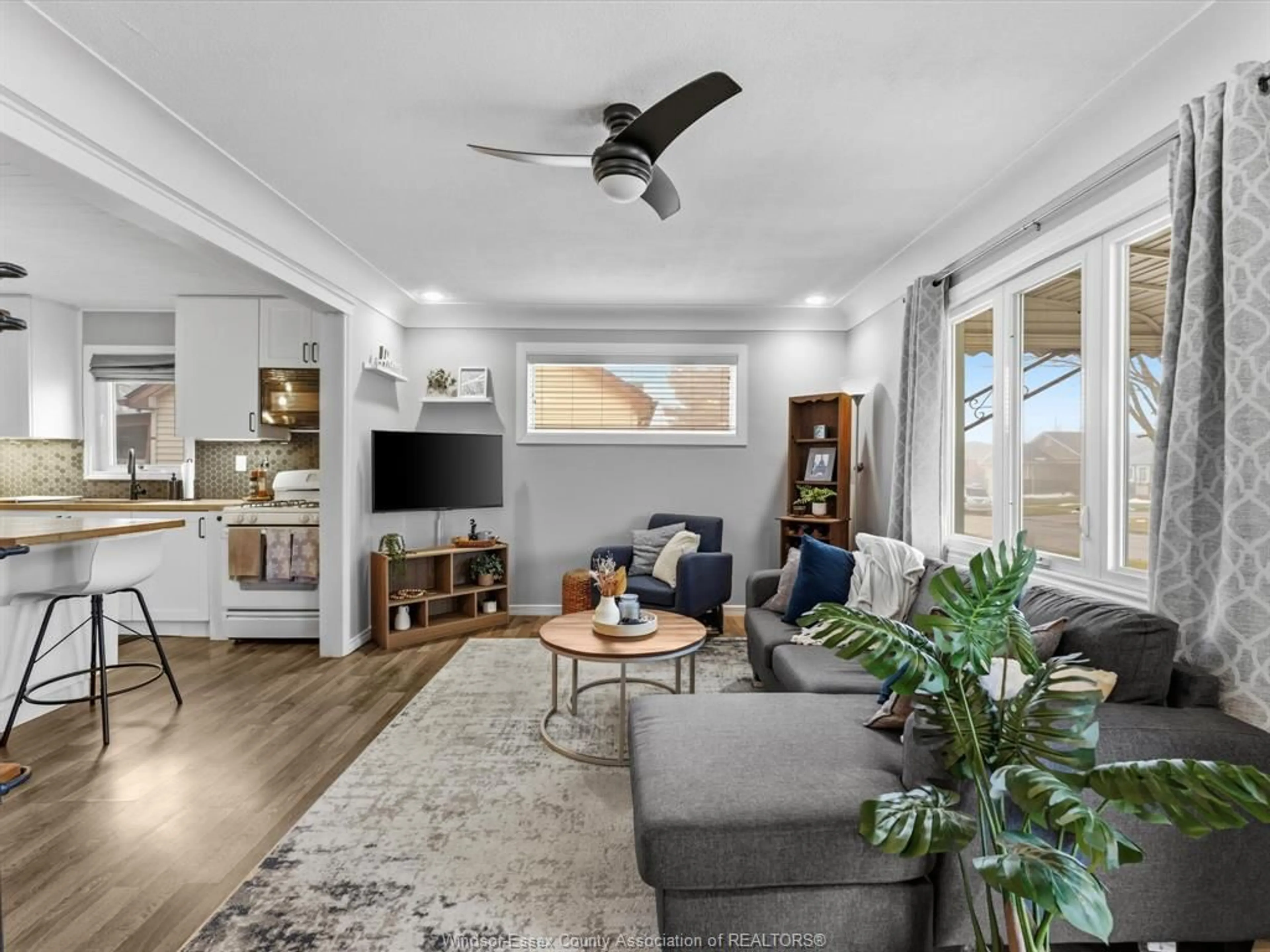 Living room with furniture, unknown for 2666 CHANDLER, Windsor Ontario N8W 4B3