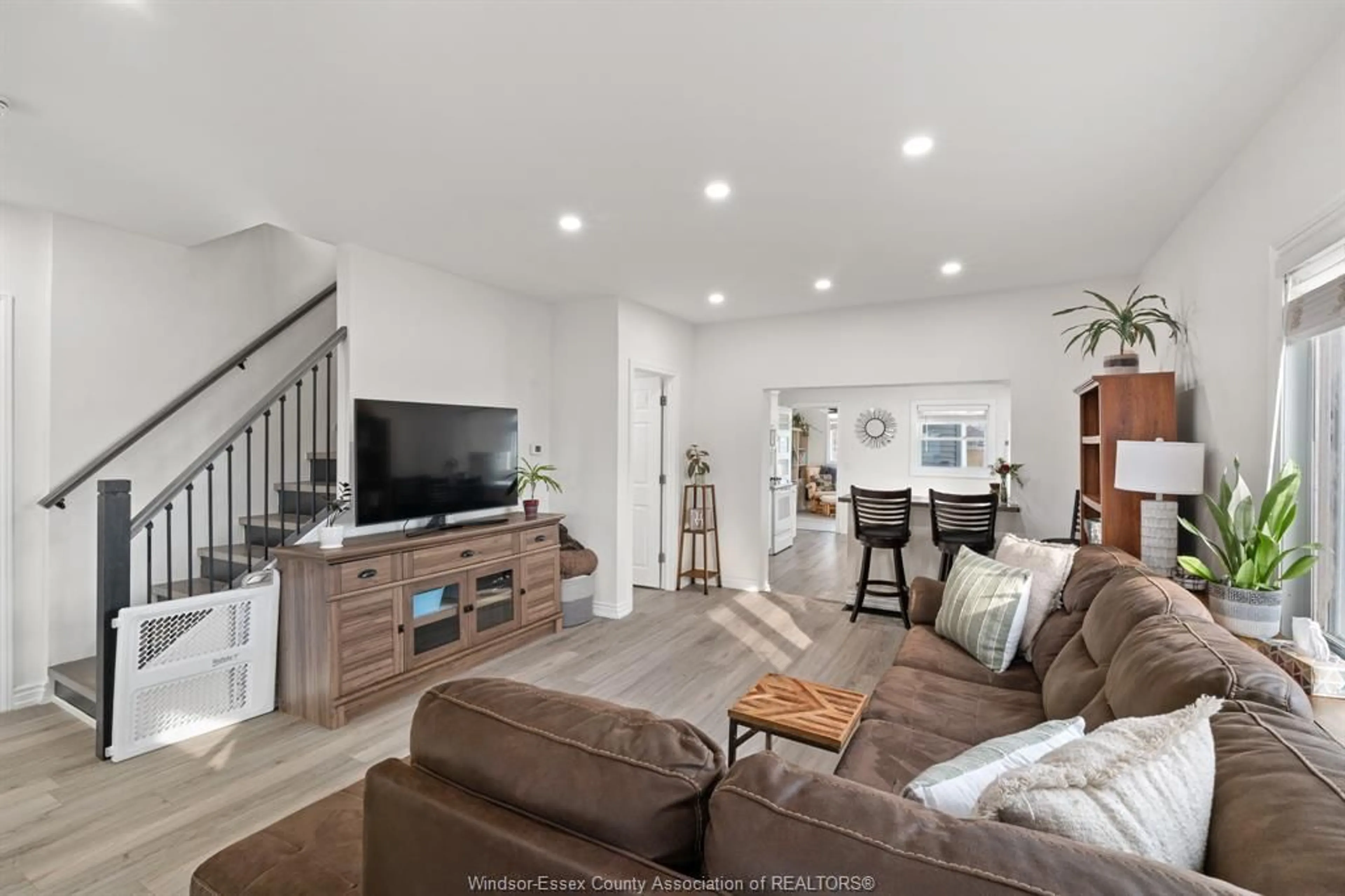 Living room with furniture, unknown for 125 FRASER Ave, Amherstburg Ontario N9V 2W5