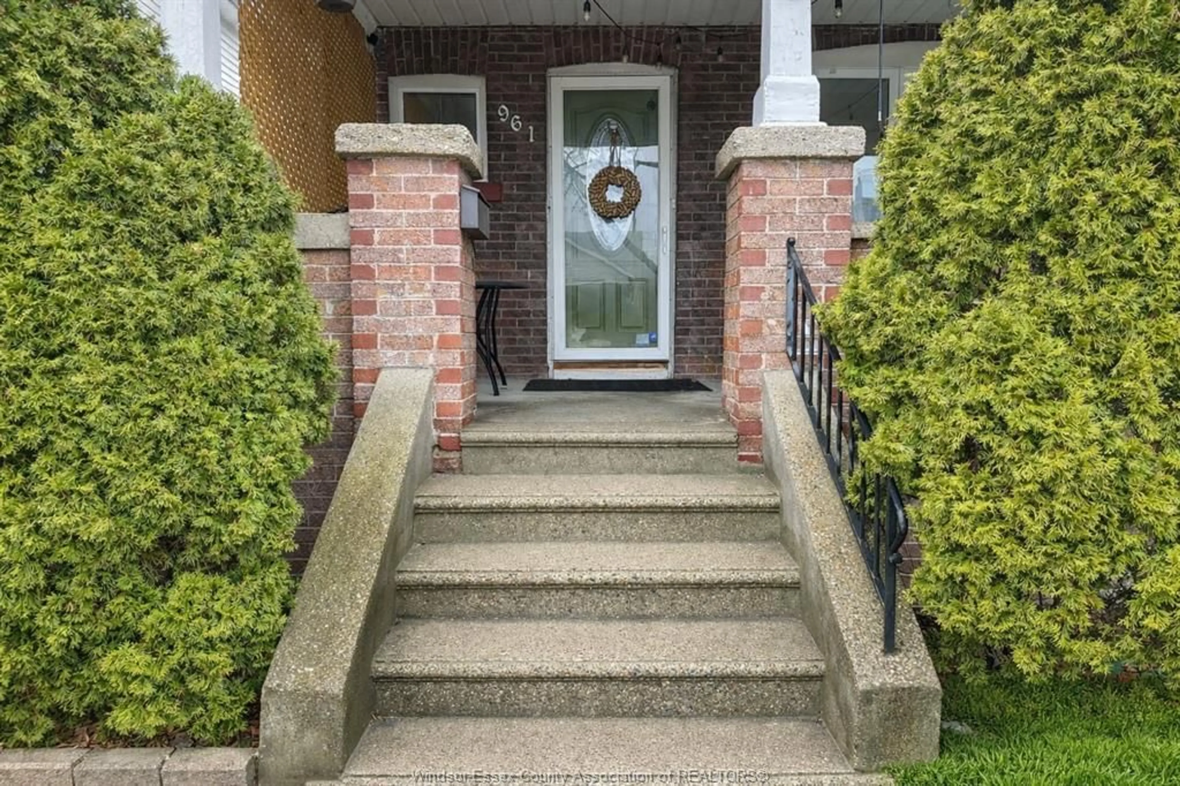 Unknown for 961 LAWRENCE, Windsor Ontario N8Y 3Z9