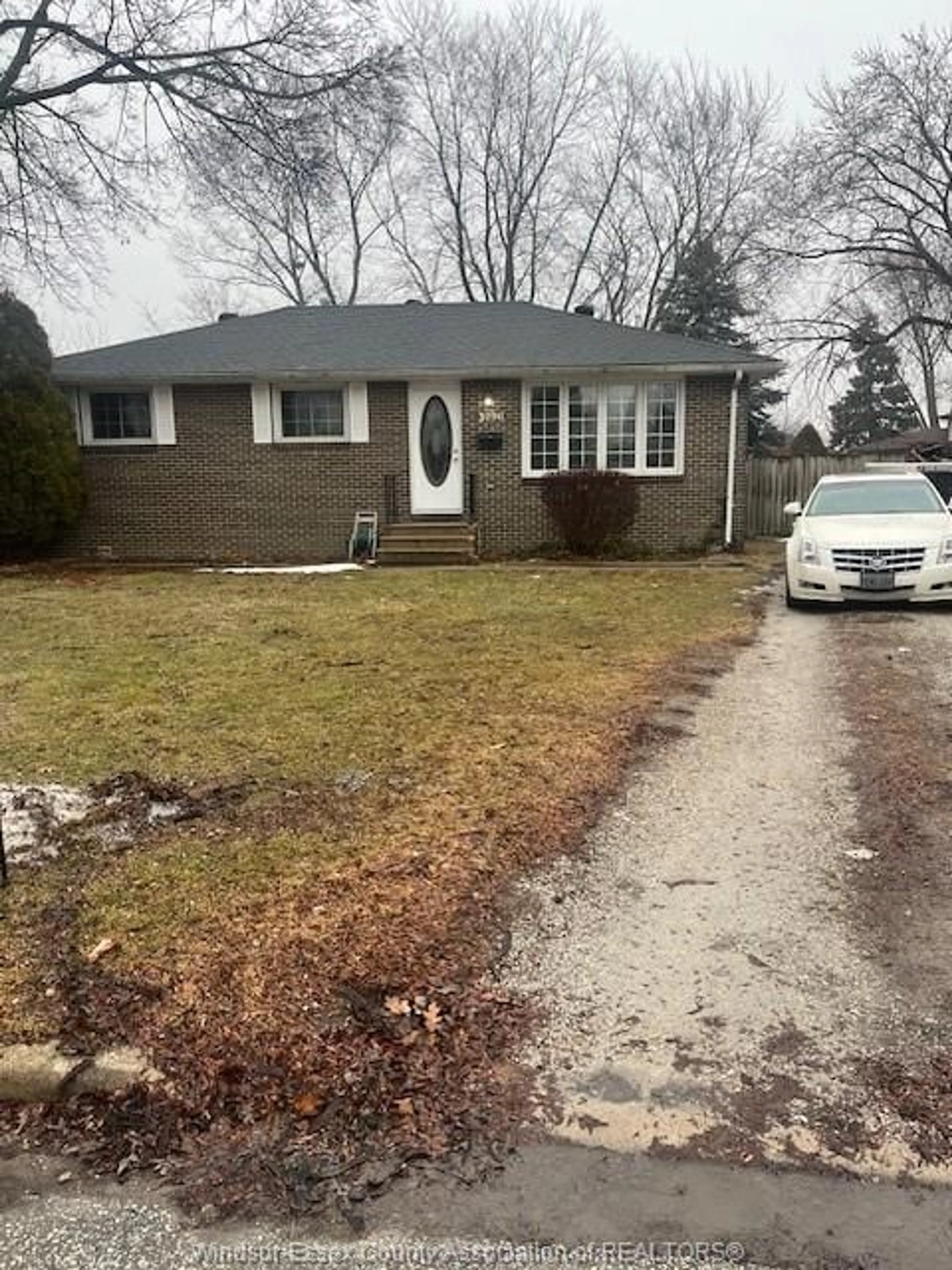 Home with vinyl exterior material, street for 3090 PEACE Crt, Windsor Ontario N8T 2J4