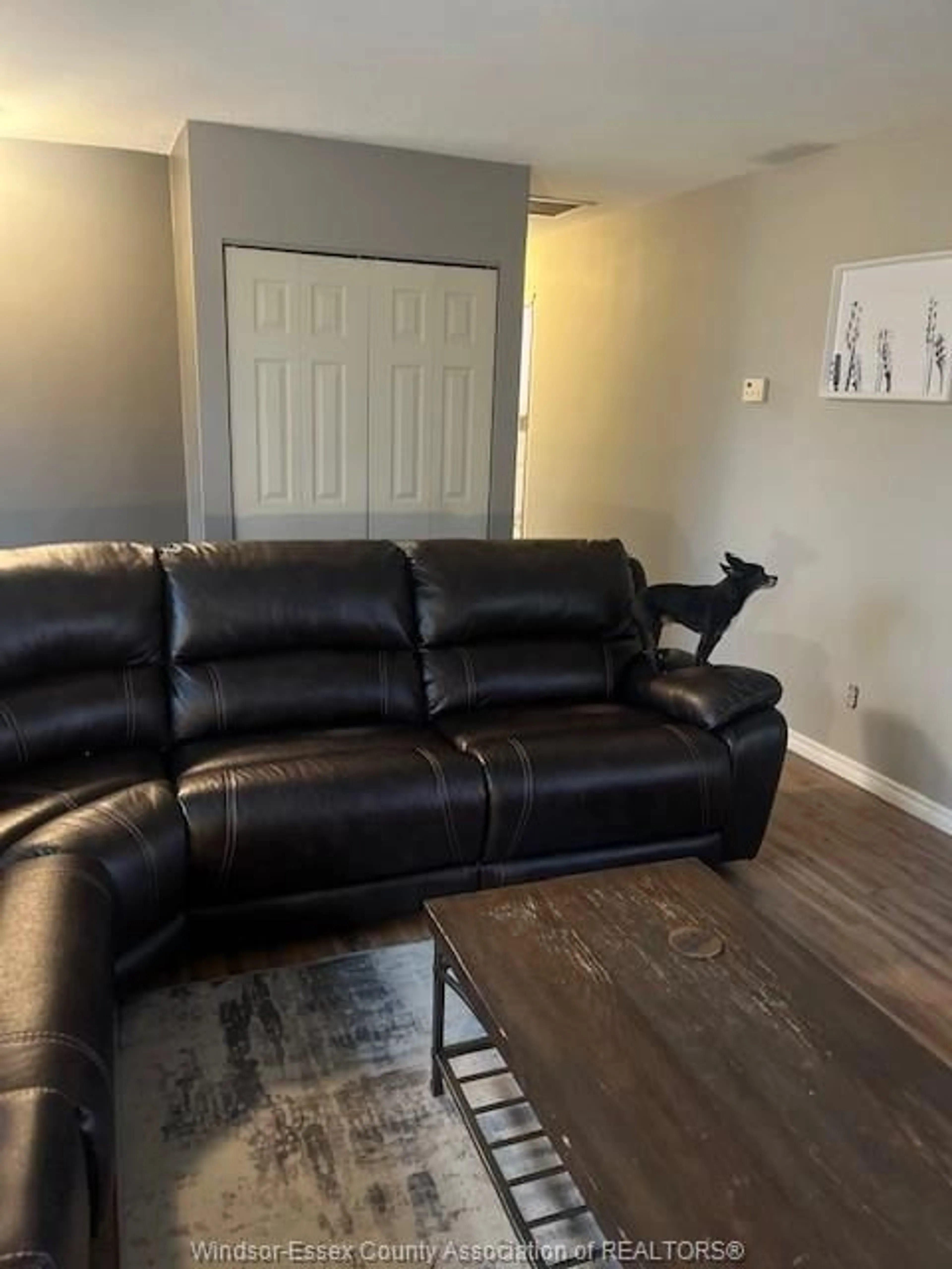 Living room with furniture, unknown for 3090 PEACE Crt, Windsor Ontario N8T 2J4