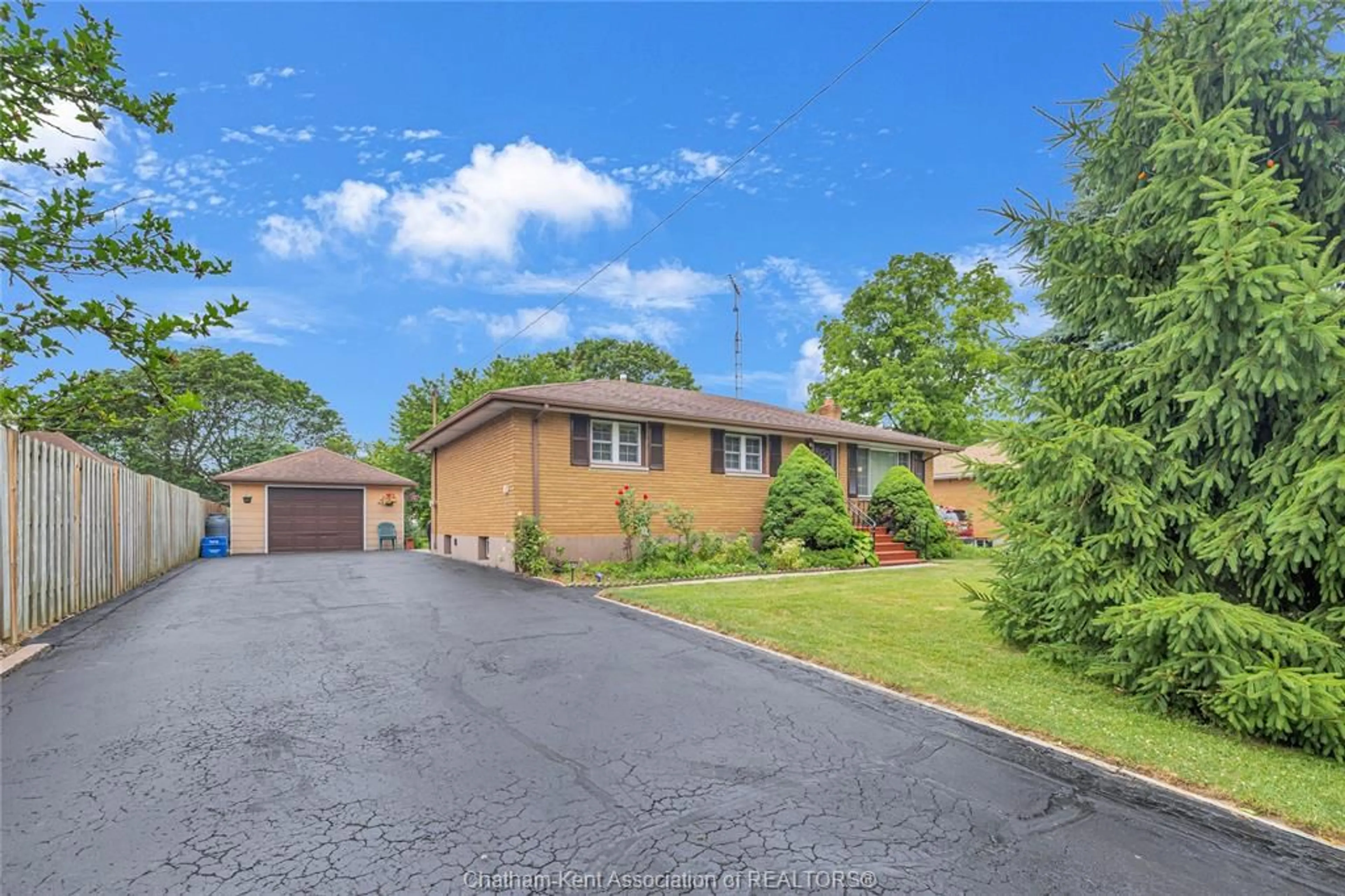 A pic from outside/outdoor area/front of a property/back of a property/a pic from drone, street for 20 Romney Rd, Chatham Ontario N7L 3S3