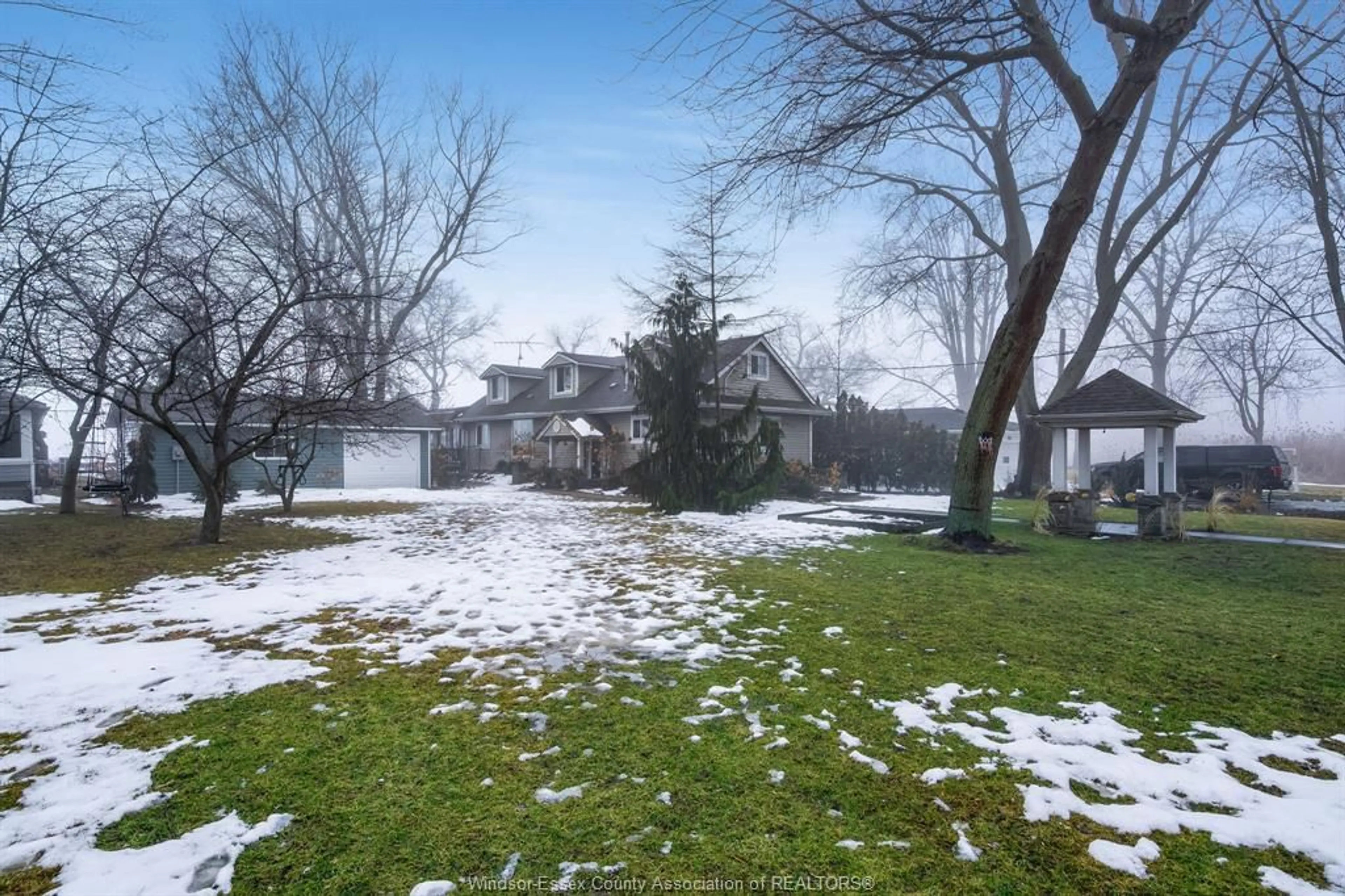 A pic from outside/outdoor area/front of a property/back of a property/a pic from drone, street for 927 & 929 Iler Beach, Essex Ontario N0R 1G0