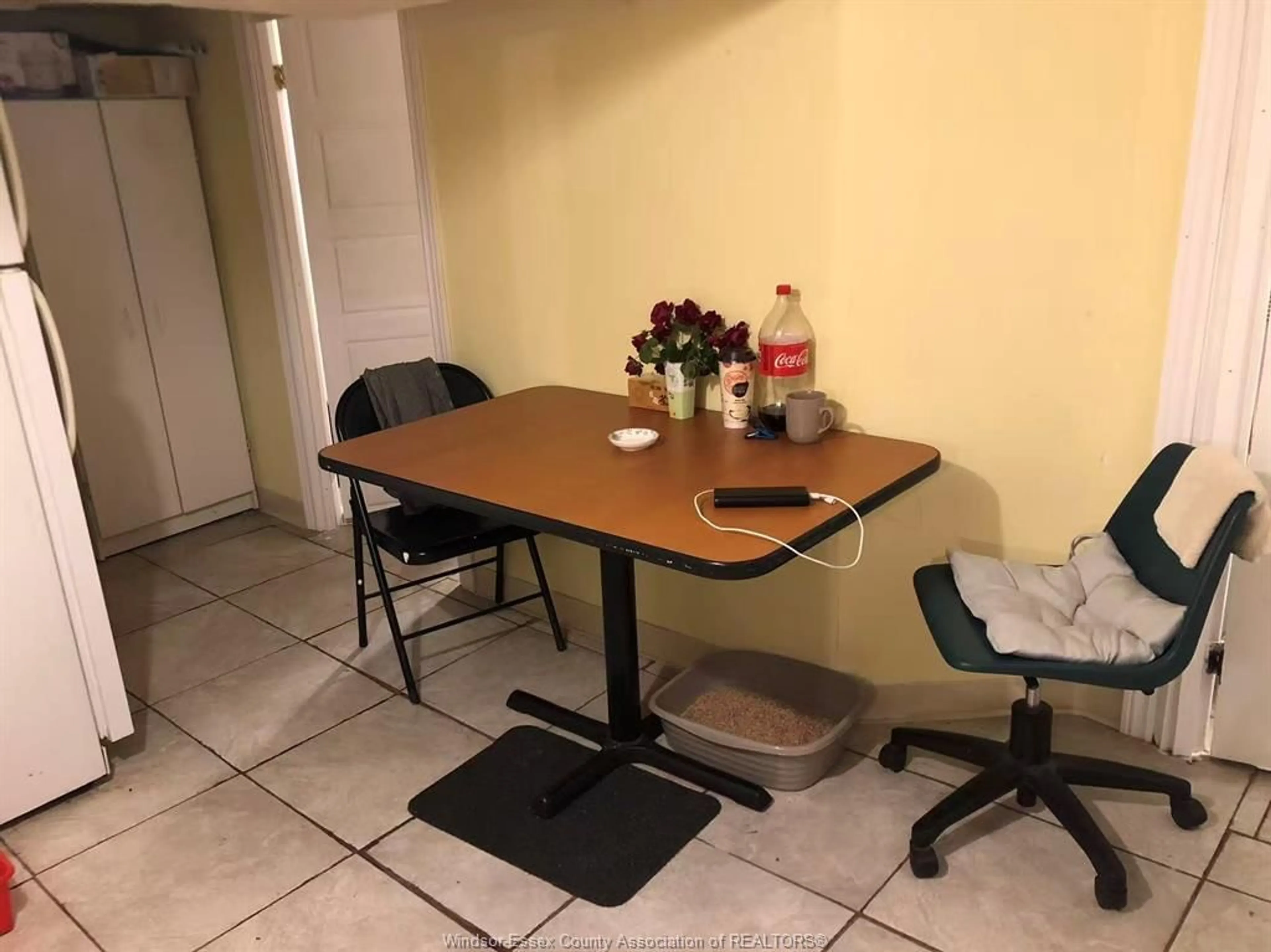 A pic of a room for 3227 MILLEN St, Windsor Ontario N9C 1T1