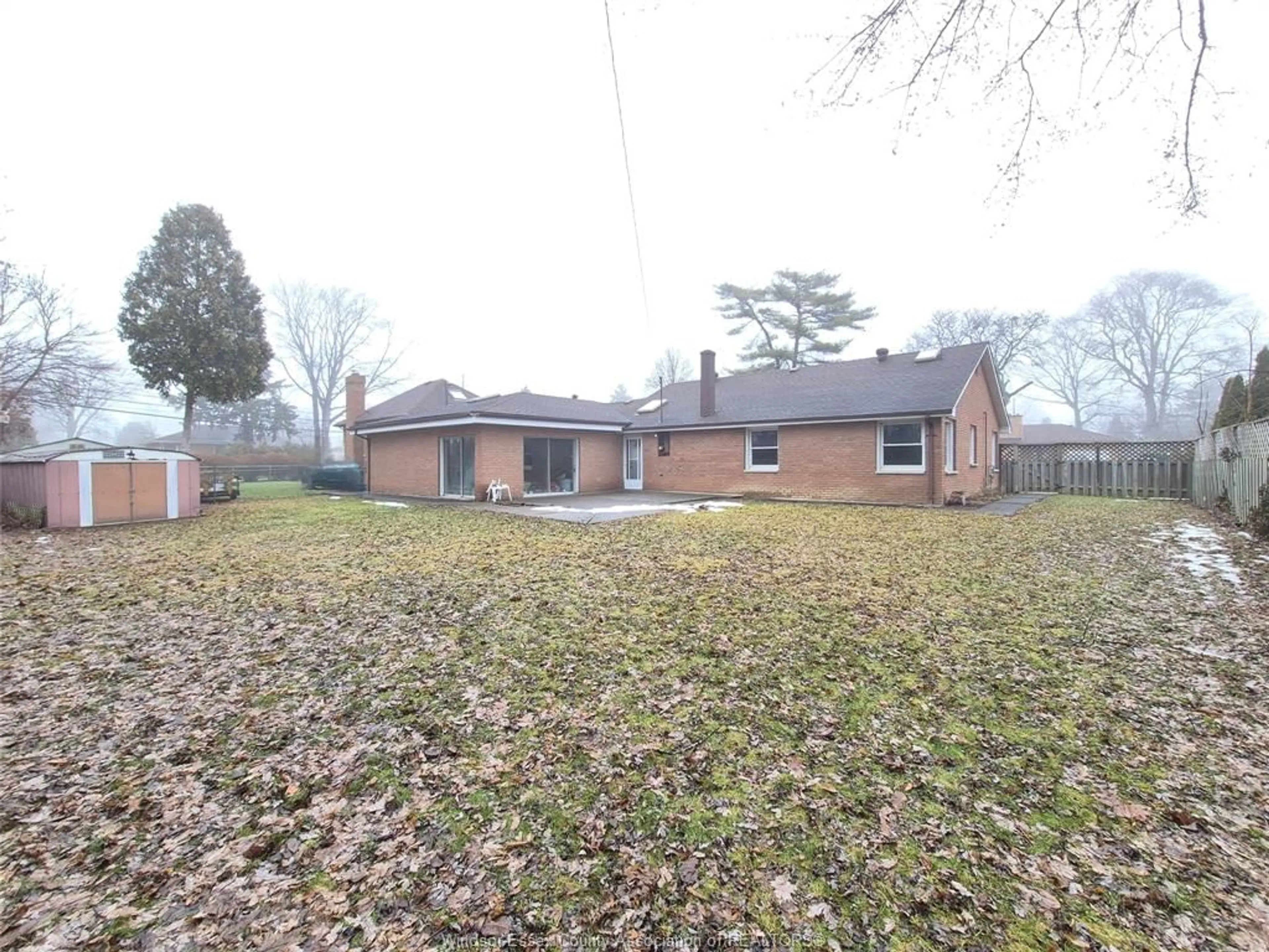 A pic from outside/outdoor area/front of a property/back of a property/a pic from drone, street for 355 EASTLAWN Ave, Windsor Ontario N8S 3H3