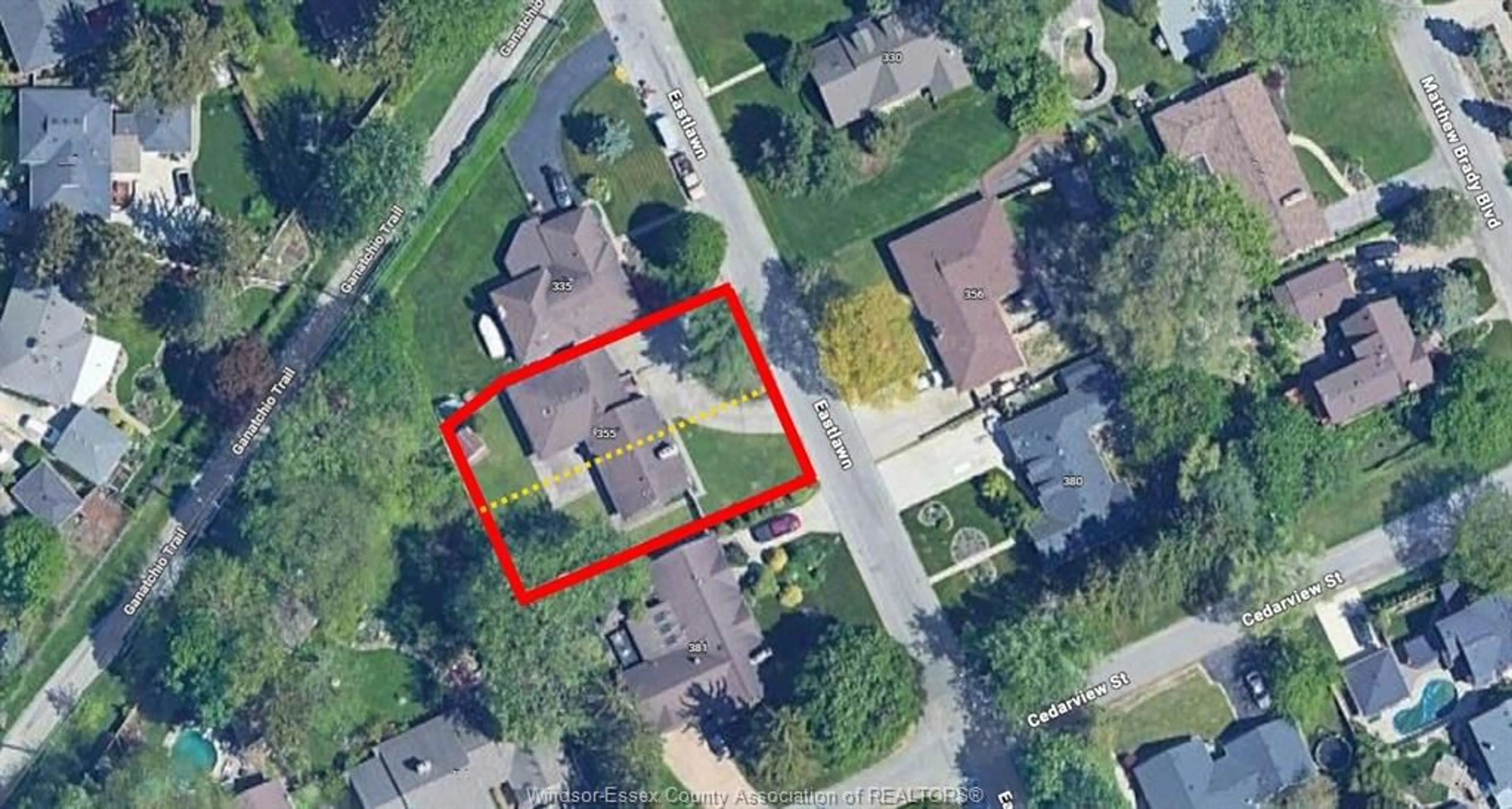 A pic from outside/outdoor area/front of a property/back of a property/a pic from drone, street for 355 EASTLAWN Ave, Windsor Ontario N8S 3H3