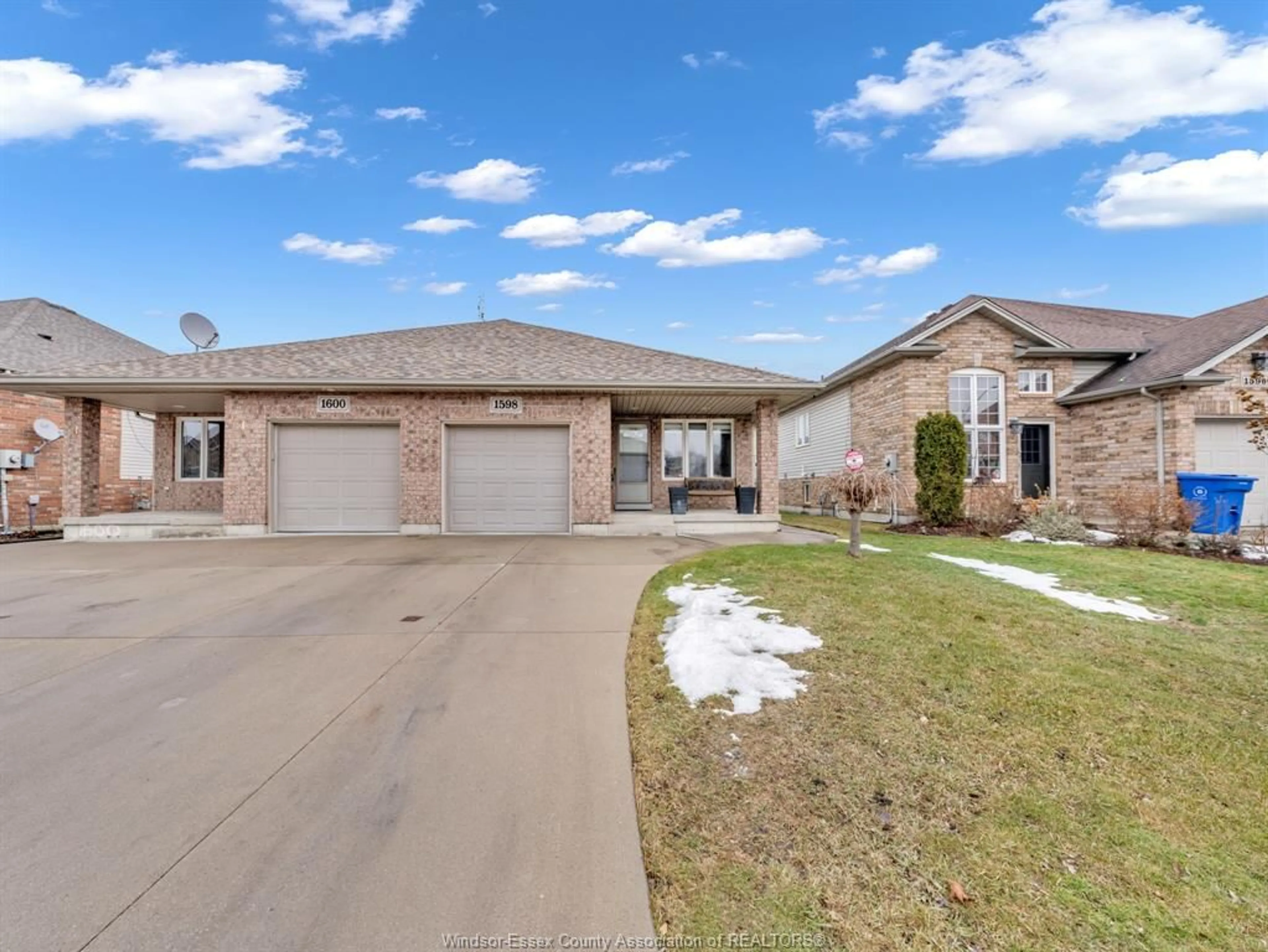 Home with brick exterior material, street for 1598 HEATHERGLEN Dr, Tecumseh Ontario N8N 5B5